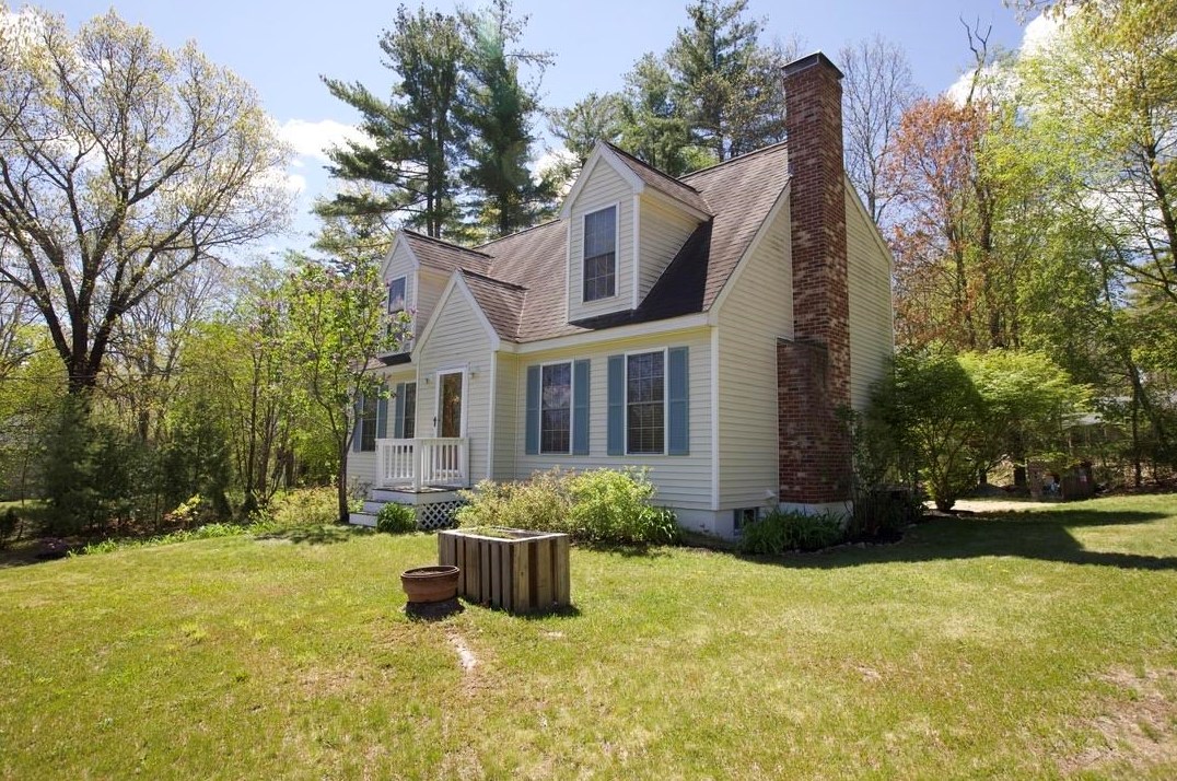 9 Abbey, Raymond, NH 03077
