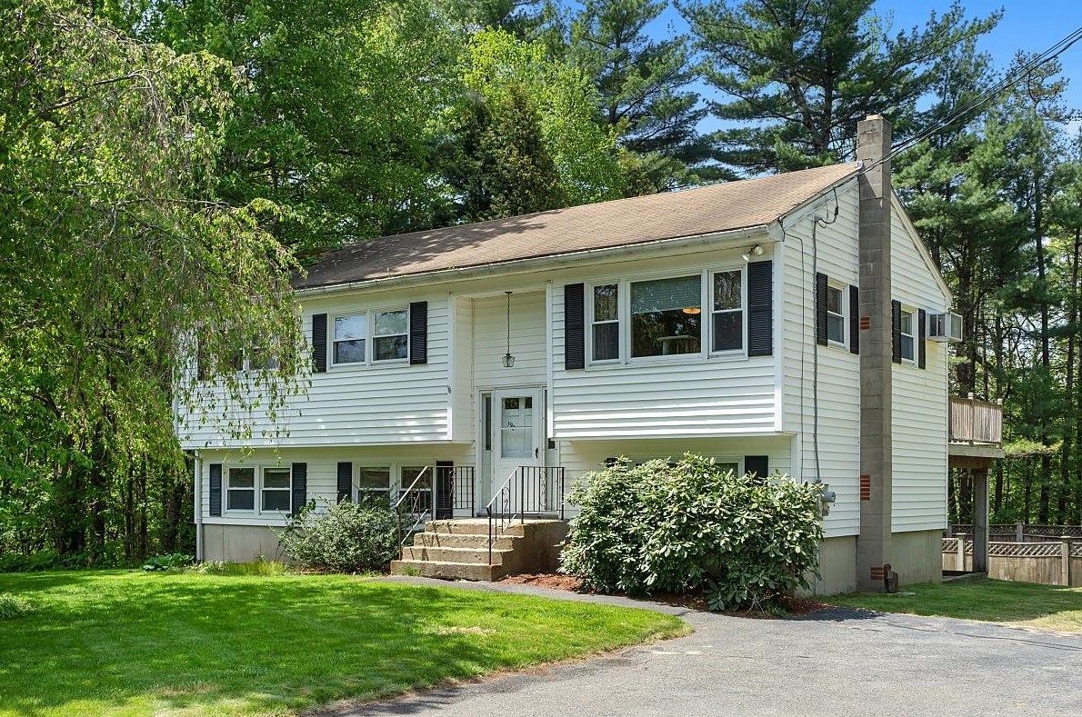 190 Main St, Sandown, NH 03873