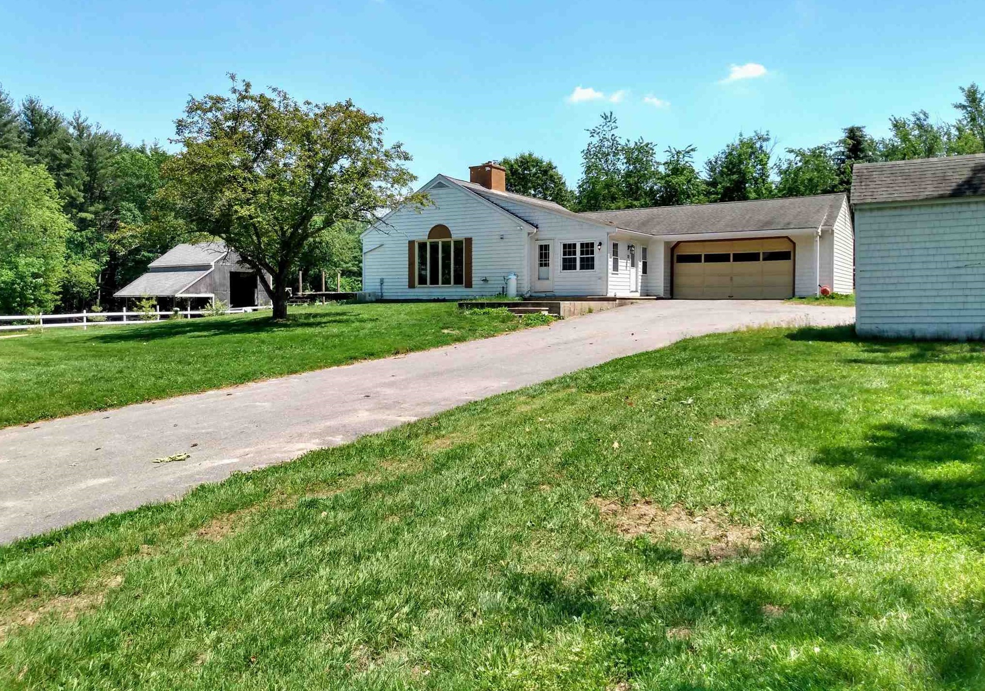 52 Perkins, Londonderry, NH 03053