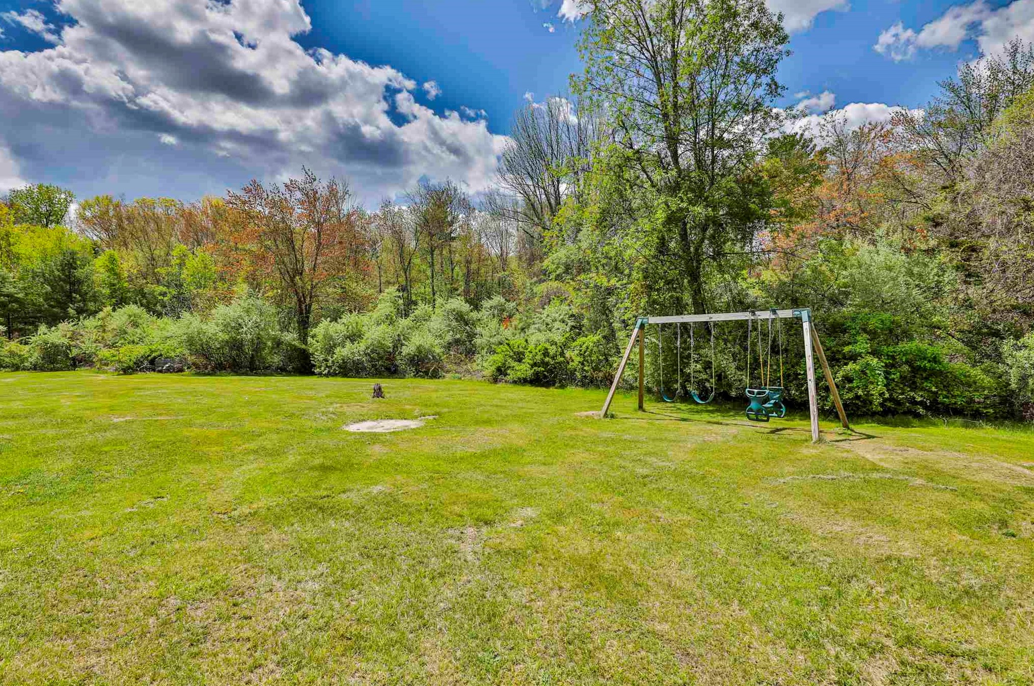 7 Fuller Ml Rd, Merrimack NH 03054-4267 exterior