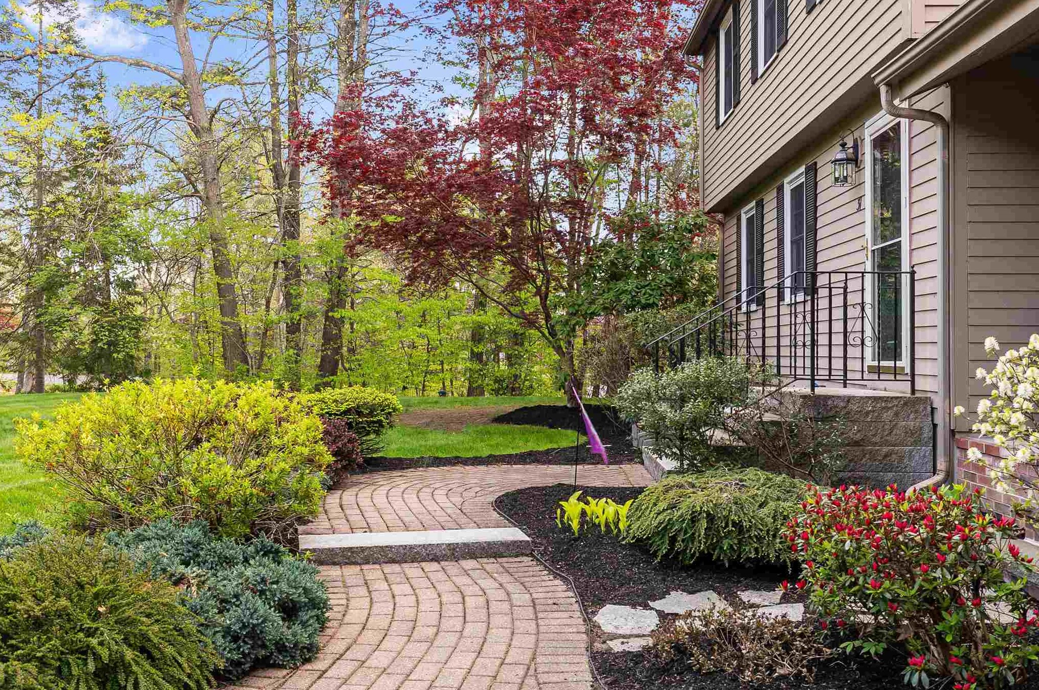 31 Severance, Londonderry, NH 03053