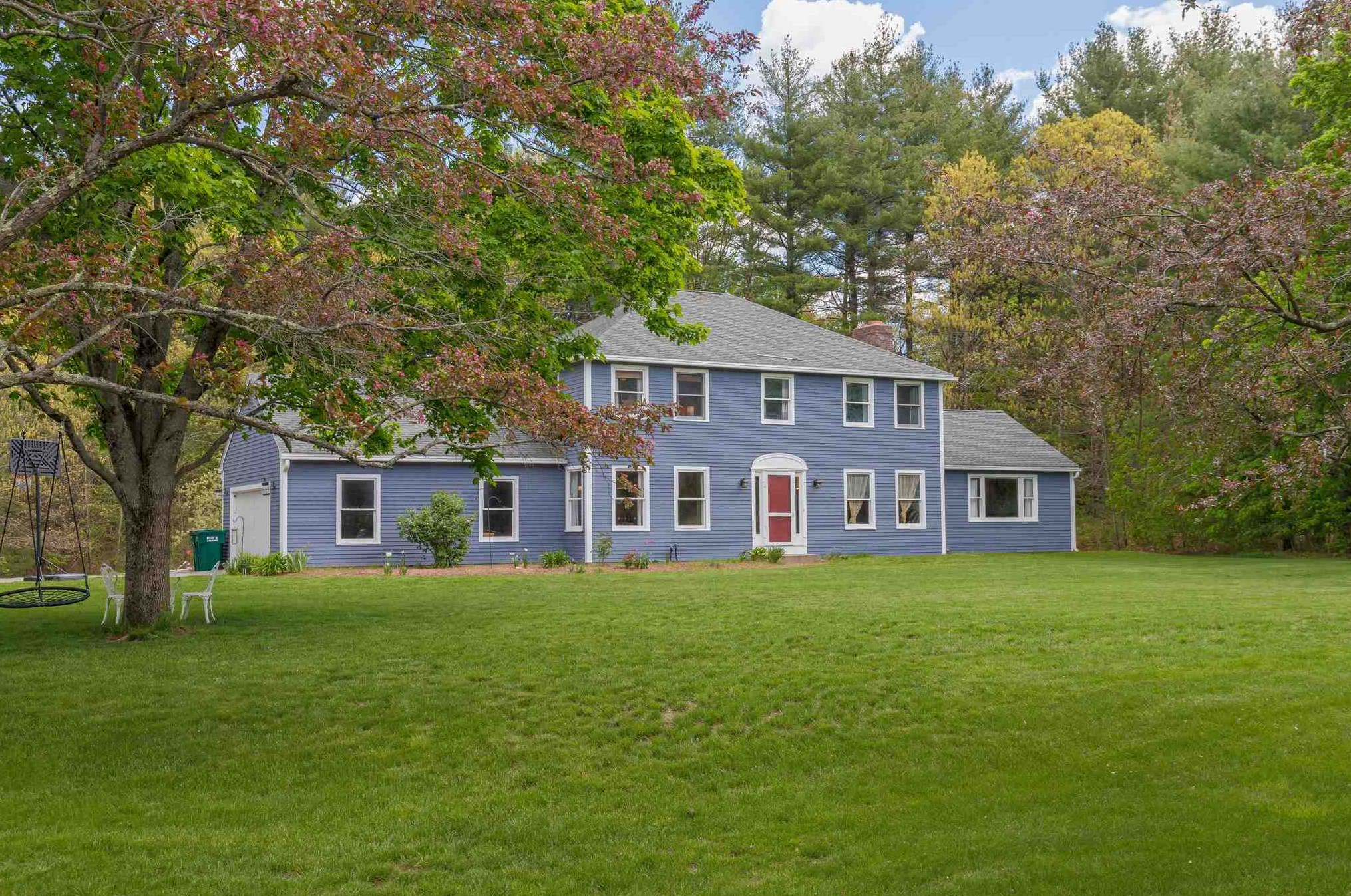 3 Crestwood Dr, Hollis, NH 03049