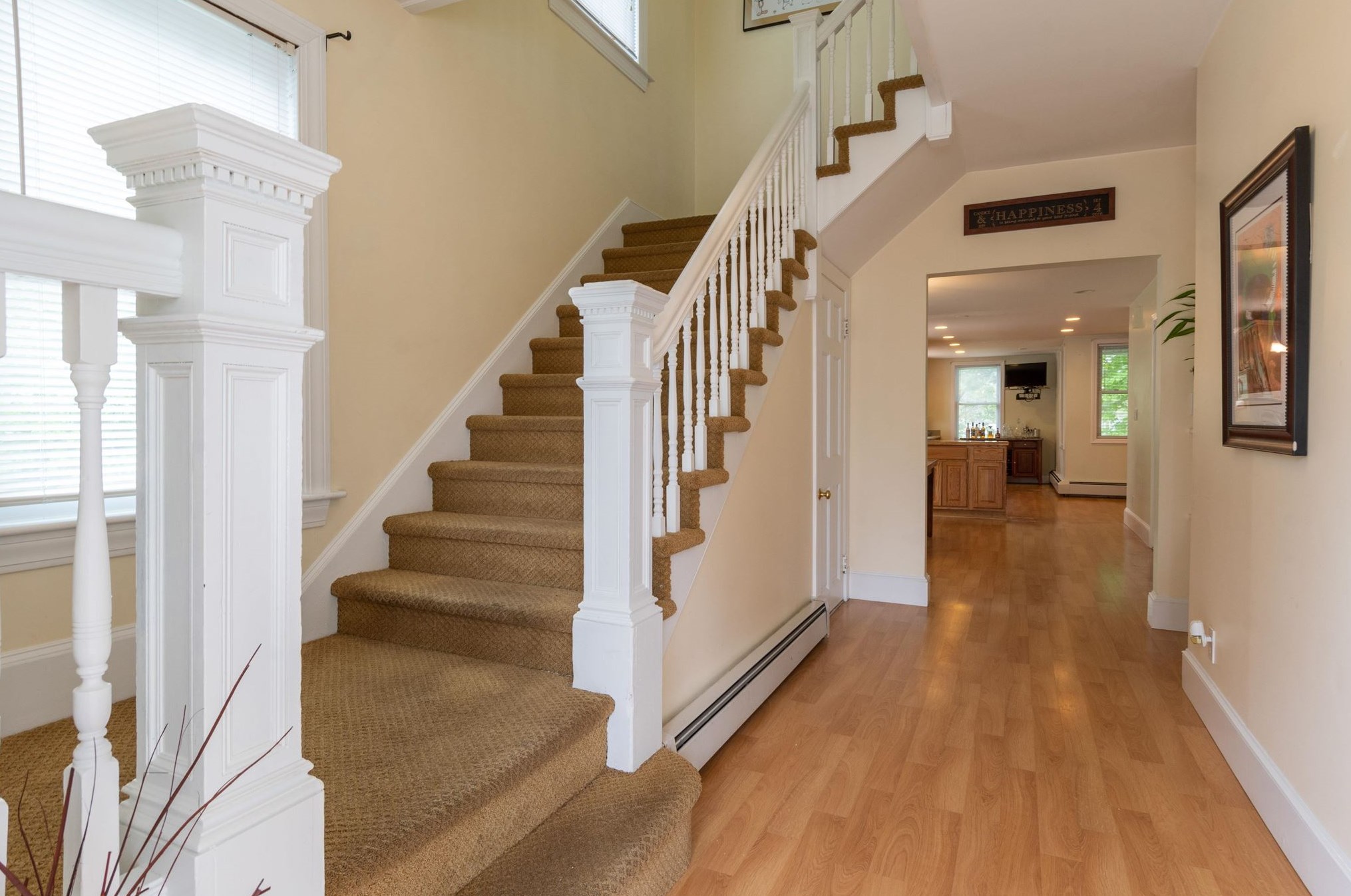 11 Crescent St, Derry, NH 03038