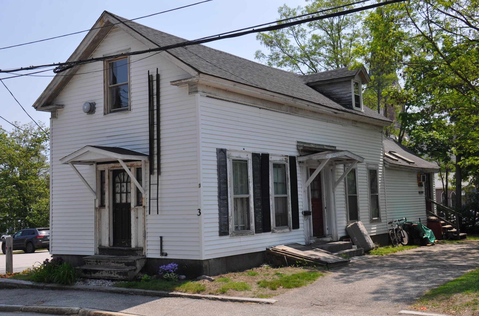 3 Thorndike St, Concord NH  03301-3629 exterior