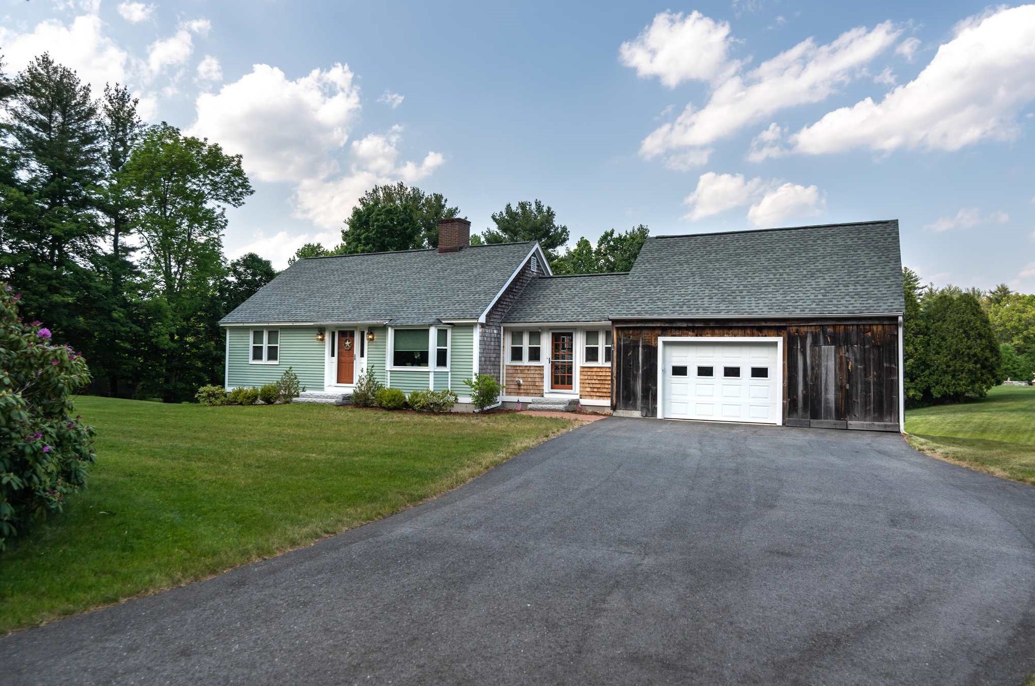 152 Amesbury Rd, Kensington, NH 03833 exterior