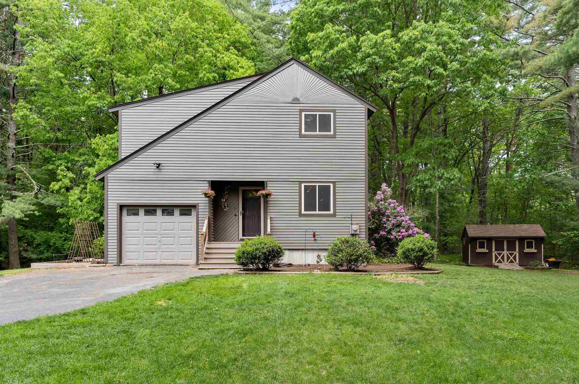 12 Wildwood, Londonderry, NH 03053