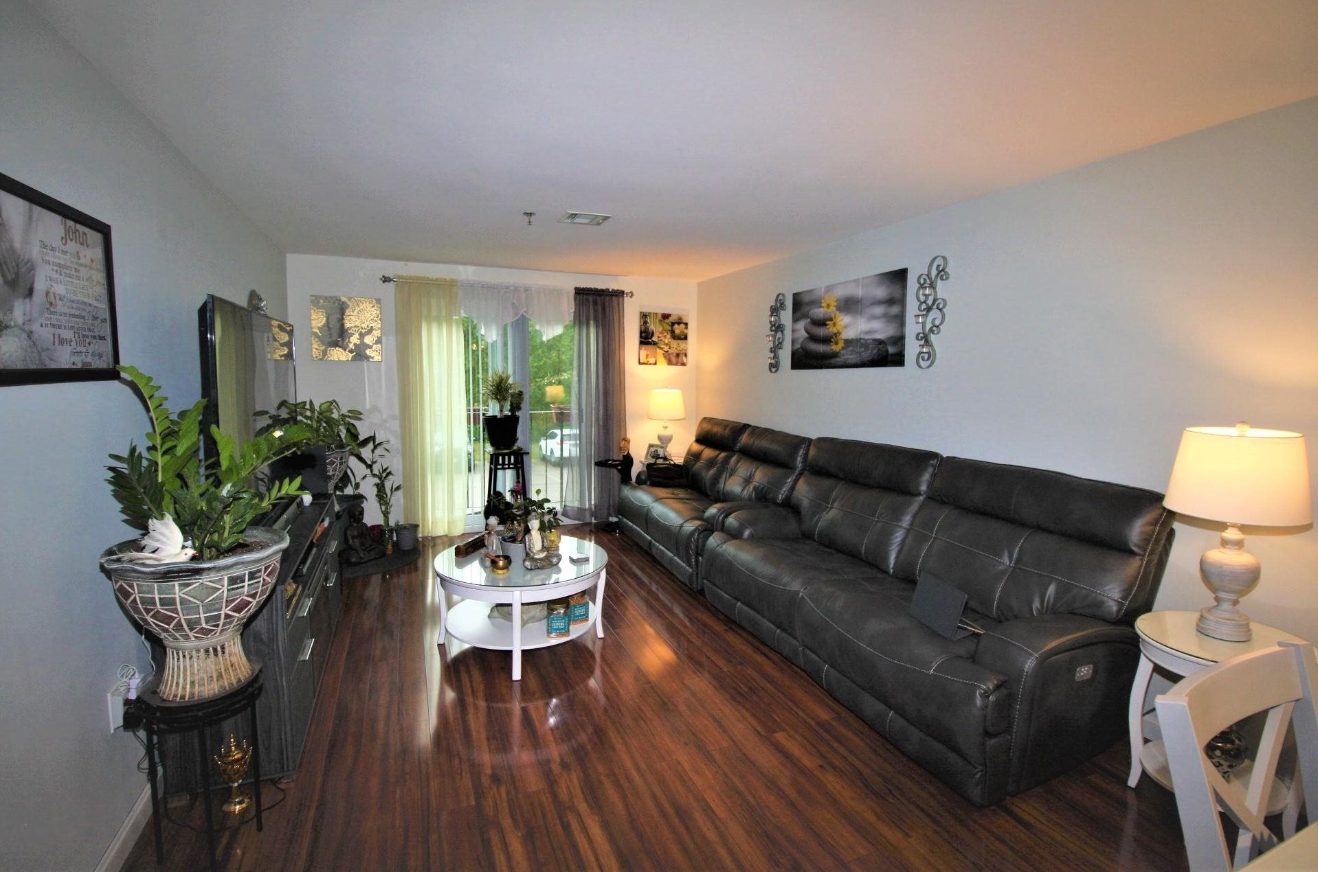 526 Abbott Farm Ln, Hudson NH  03051-3686 exterior