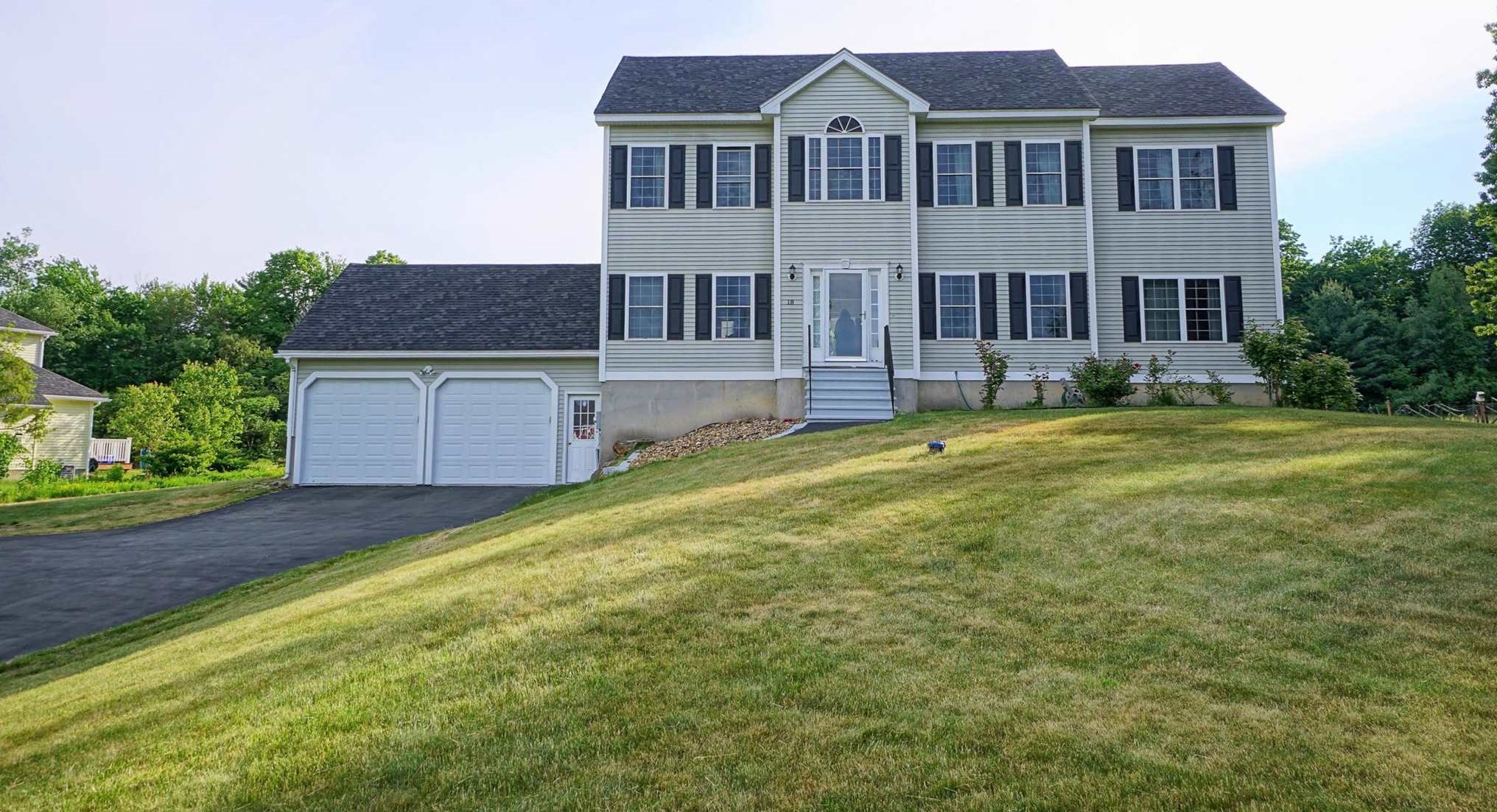 18 Lampton, Derry, NH 03038