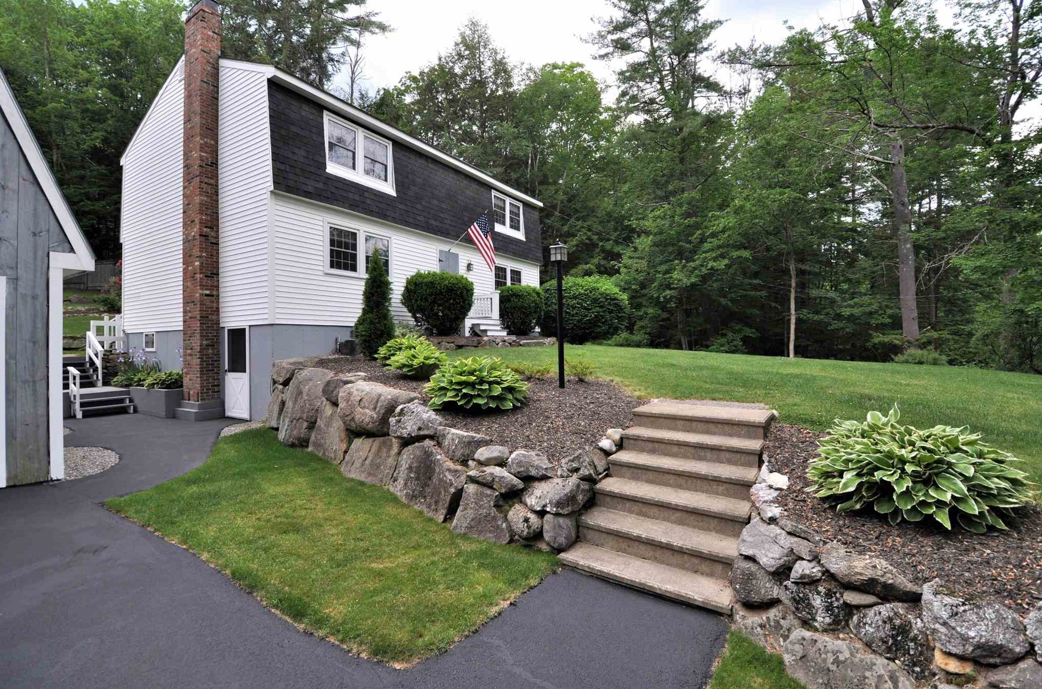 1123 River, Weare, NH 03281