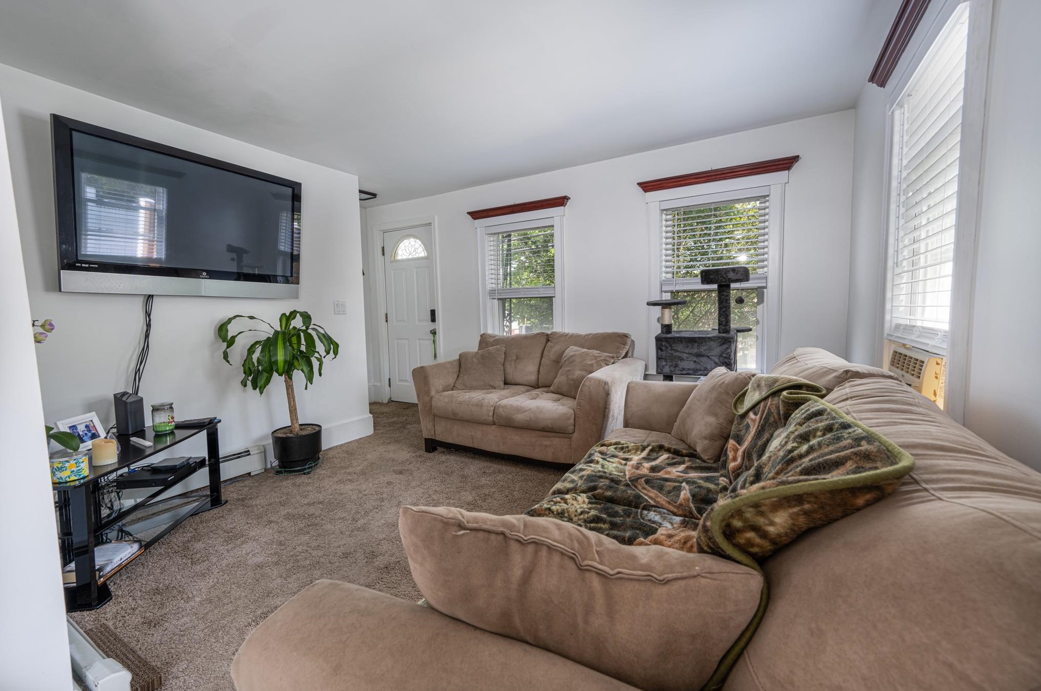 10 Jewett St, Manchester NH 03103-3856 exterior