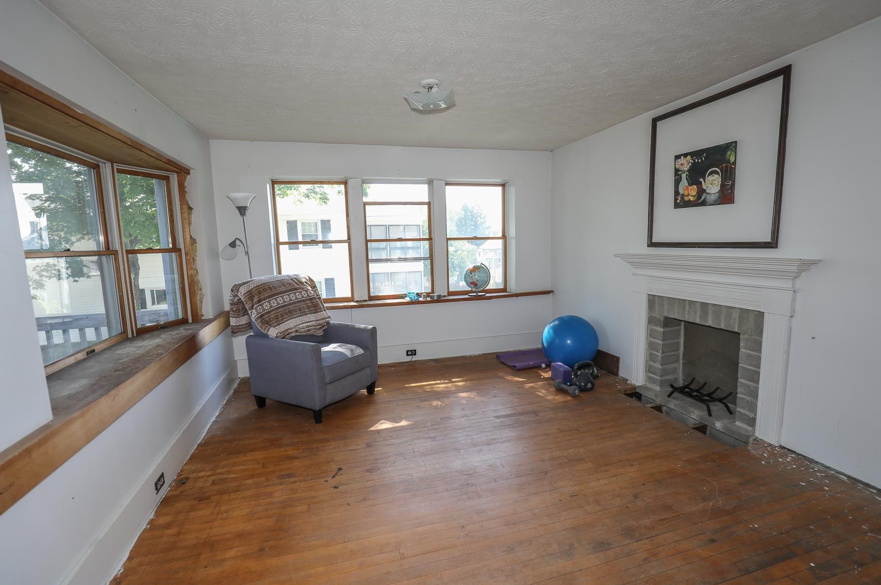 384 Lowell St, Manchester NH 03104-5163 exterior
