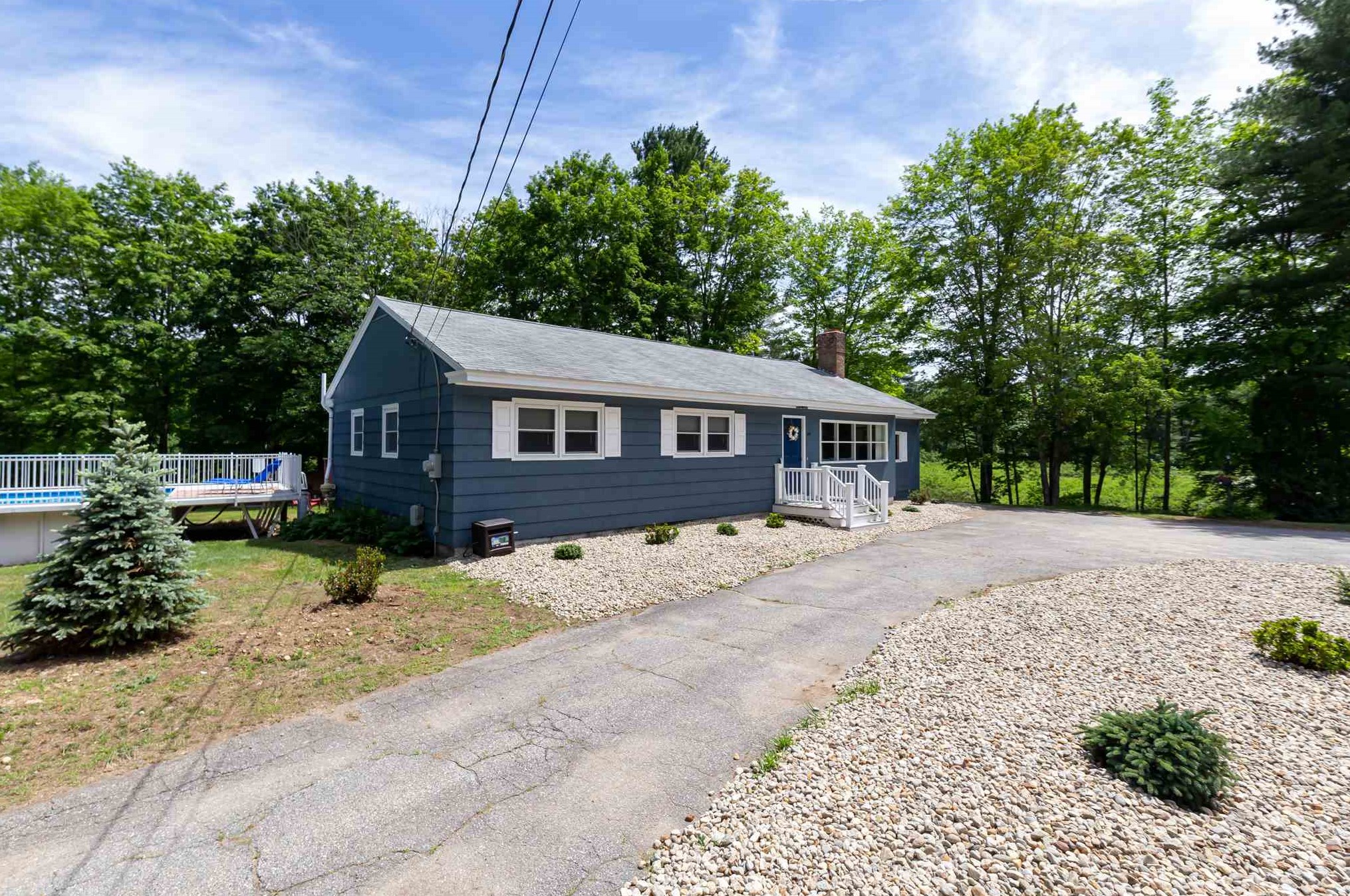 69 Lowell Rd, Windham, NH 03087-1811