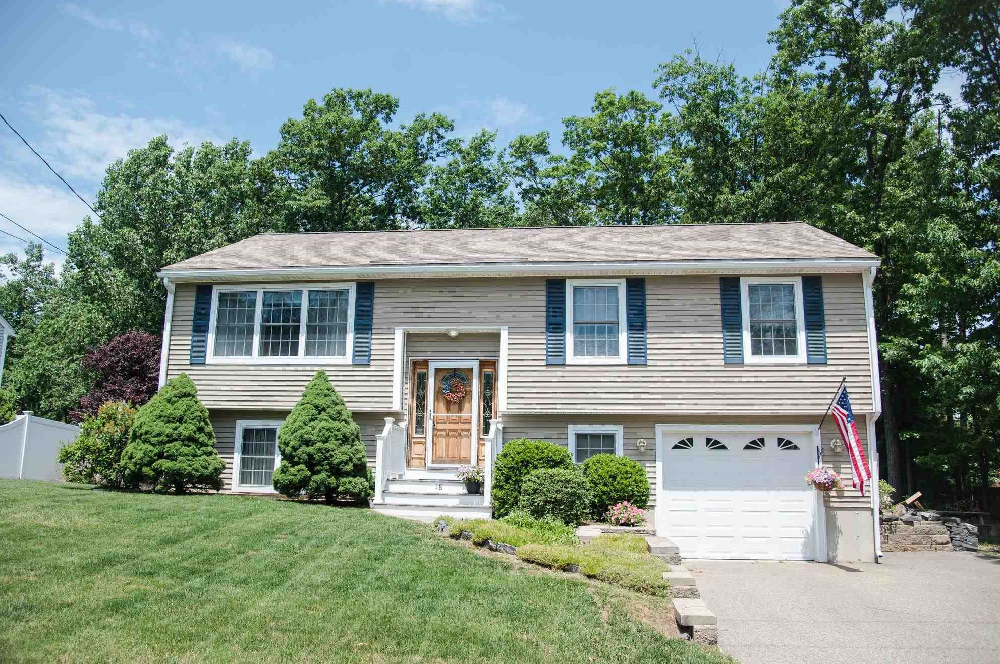 18 New Zealand Rd, Seabrook, NH 03874