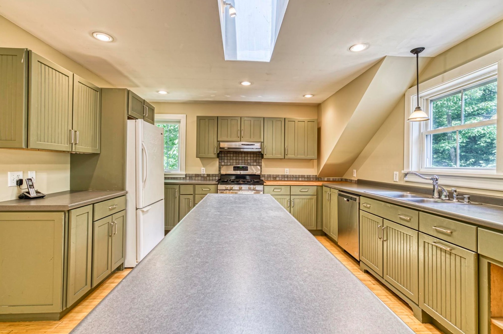 98 Pike Hill, Unity, NH 03773