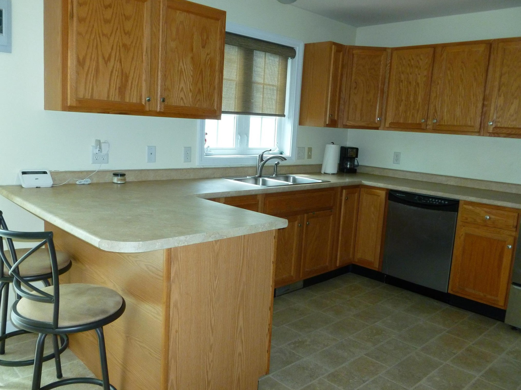 84 Un St, Manchester NH 03103-6302 exterior