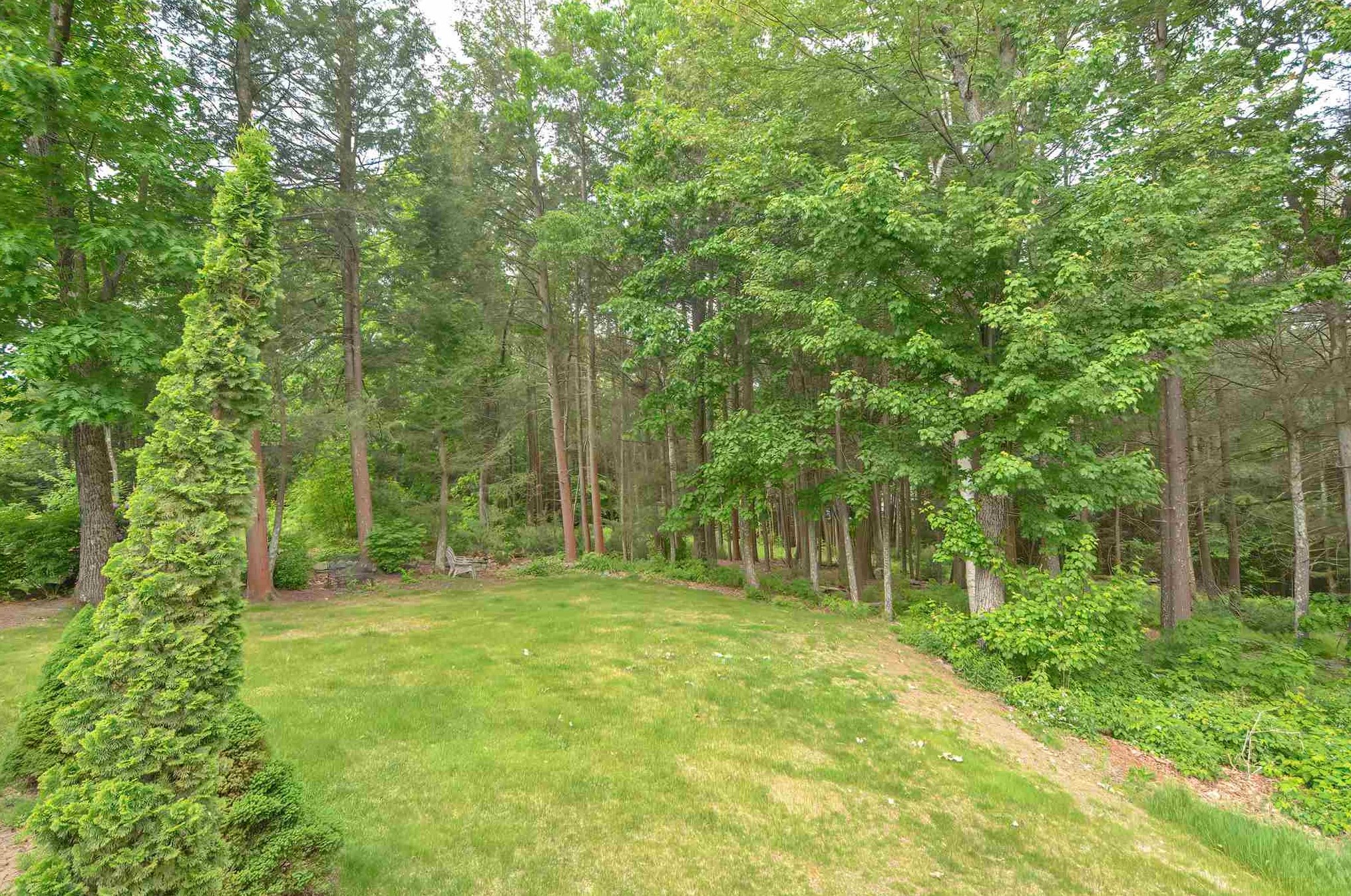 13 Gabrielle Dr, Hudson, NH 03051-6621