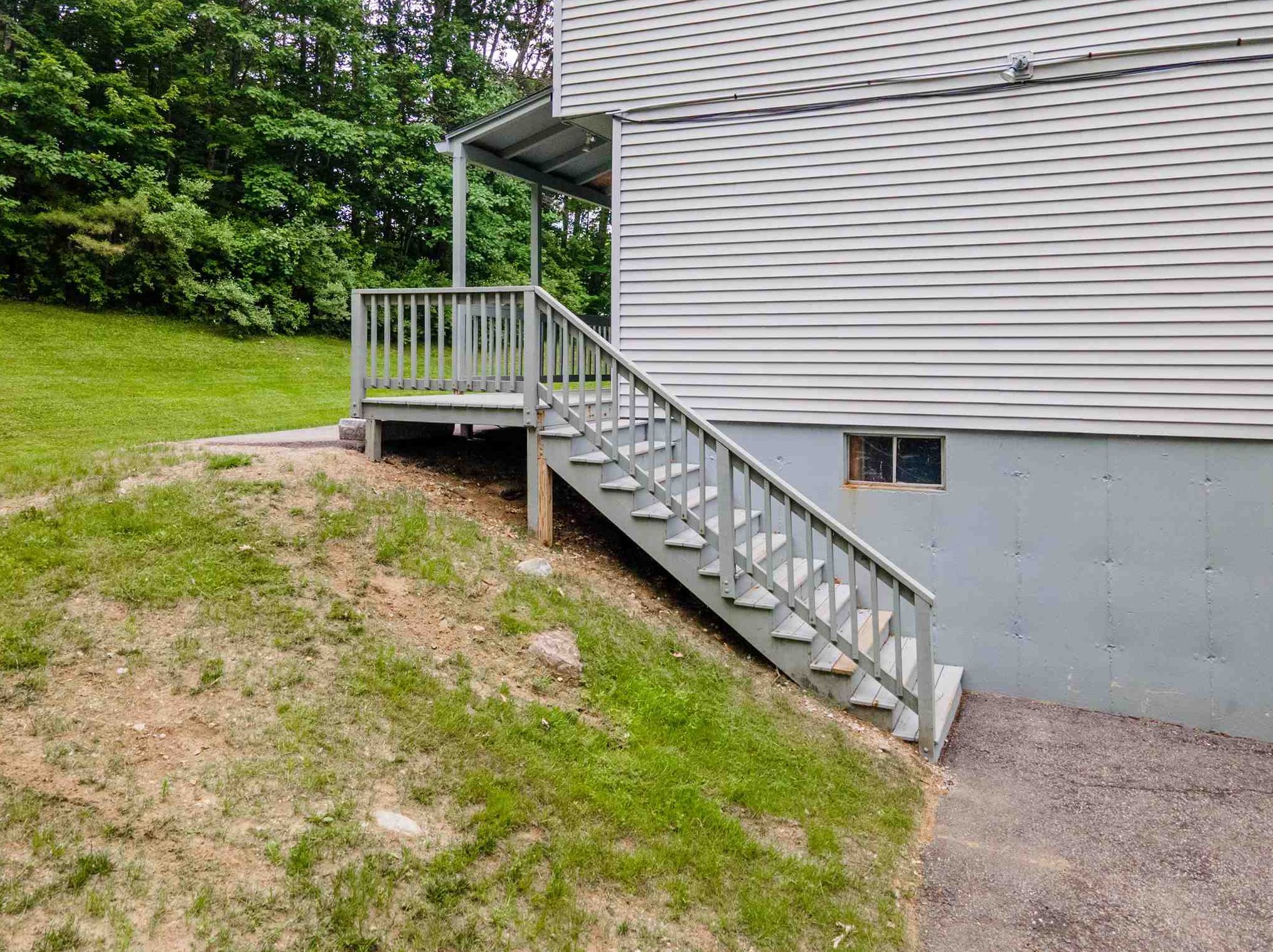 18 Gould Ave, Meredith NH  03253-6537 exterior