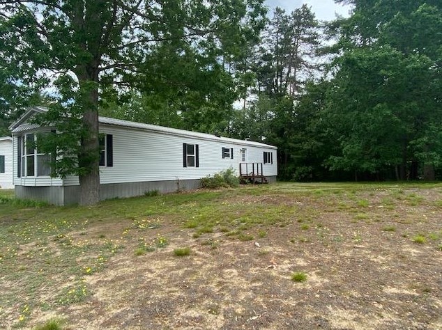 7 Village, Raymond, NH 03077