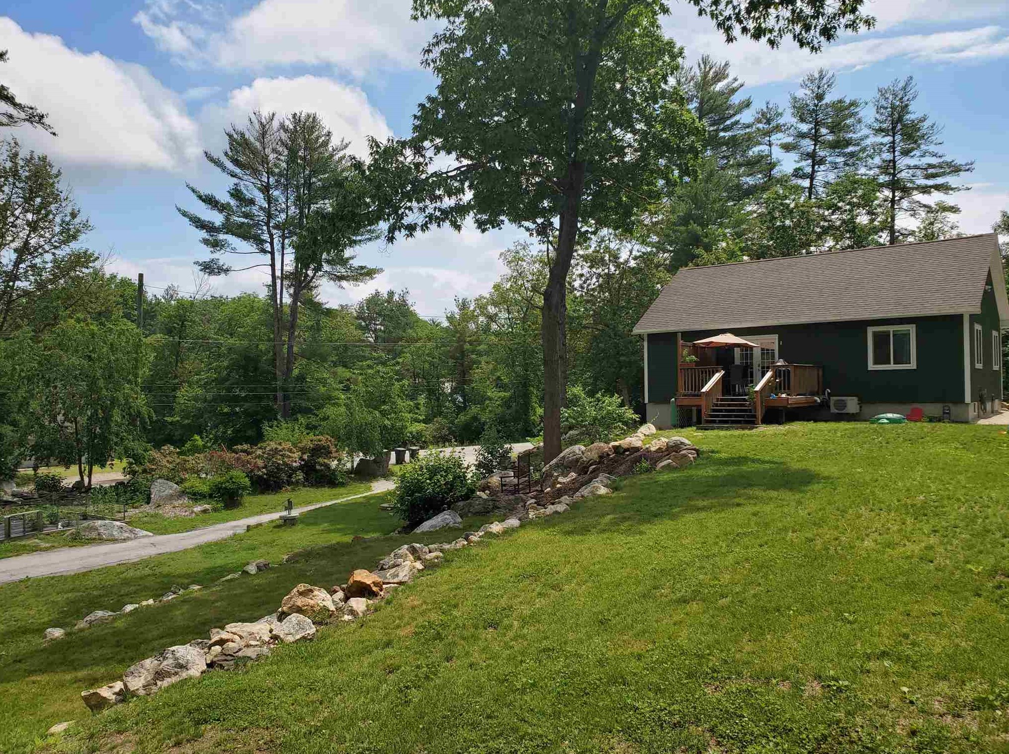 65 E Dunbarton, Goffstown, NH 03045