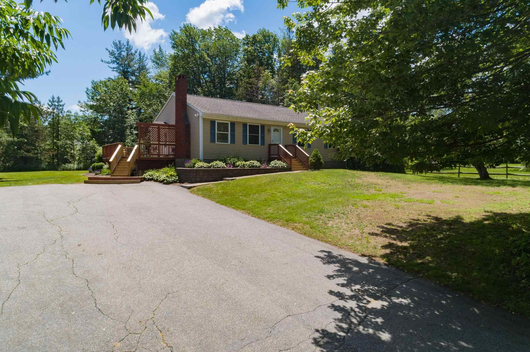 11 Church St, Northwood, NH 03261