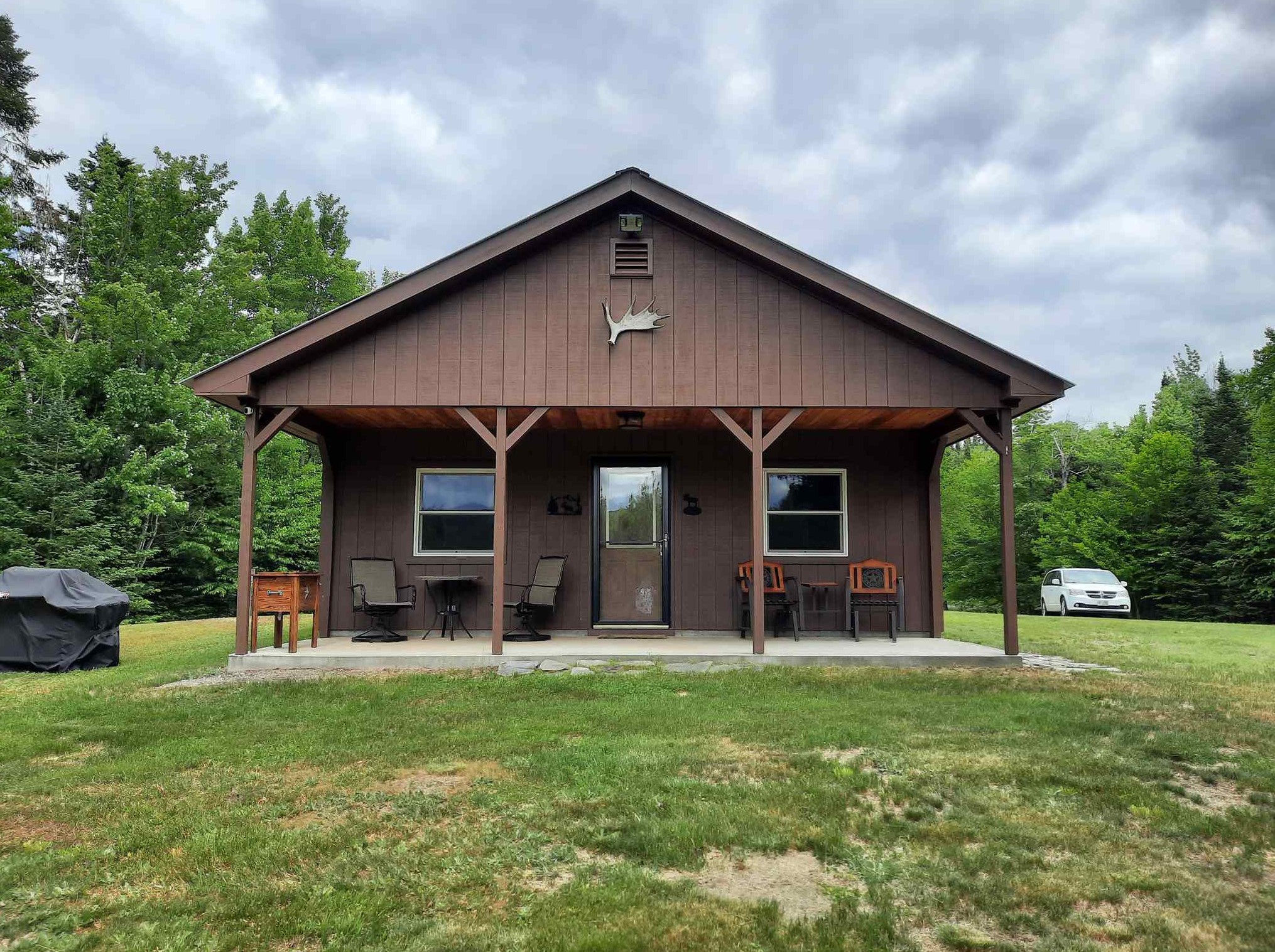 477 Back Lake Rd, Pittsburg, NH 03592 exterior