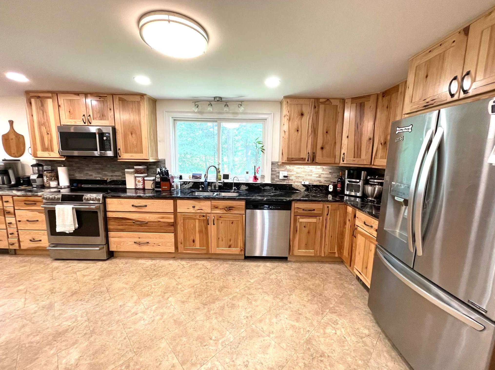 5 Birdie Ln, Hudson, NH 03051-5201