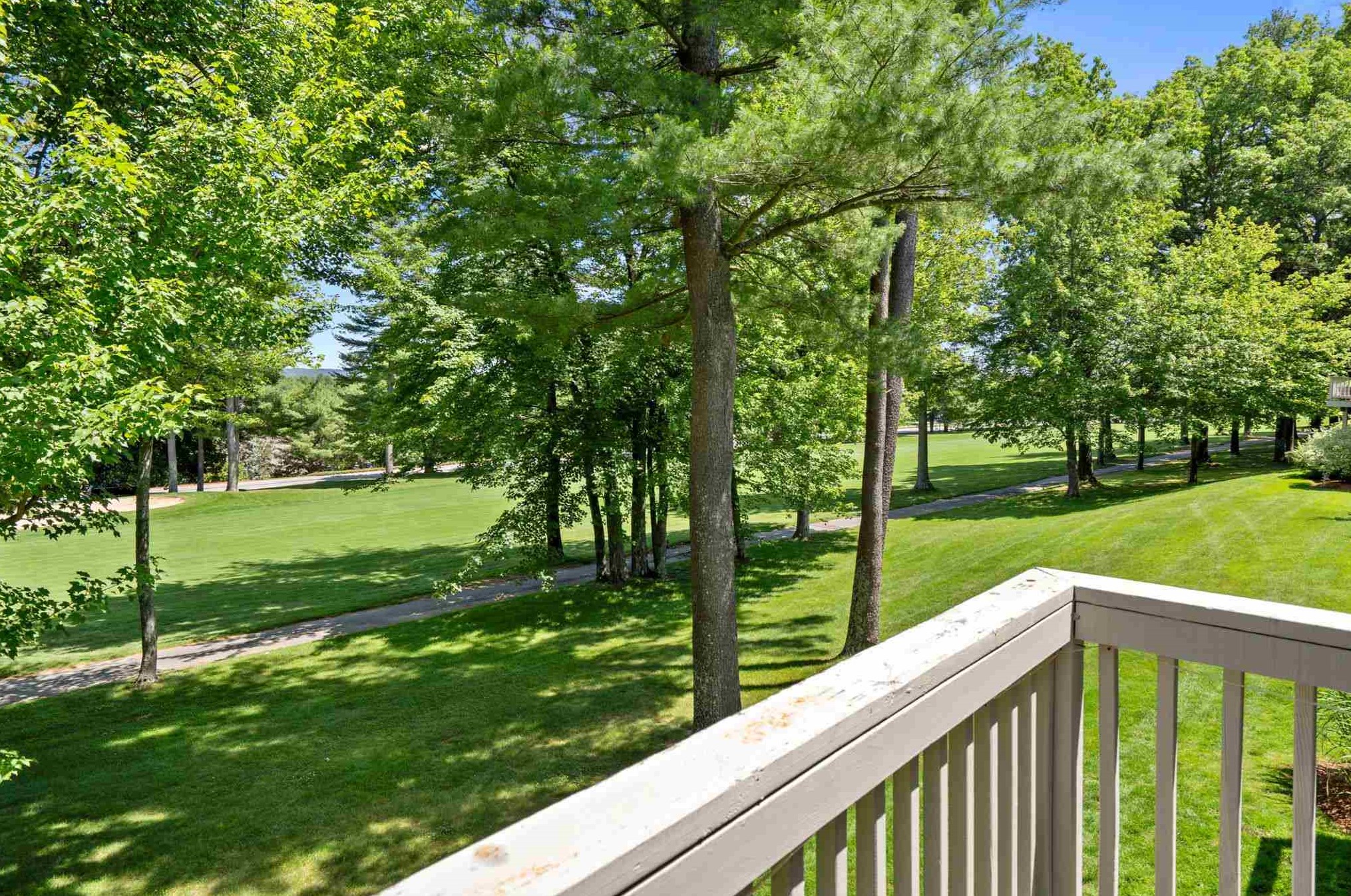 39 Hawthorne Village Rd, Nashua, NH 03062