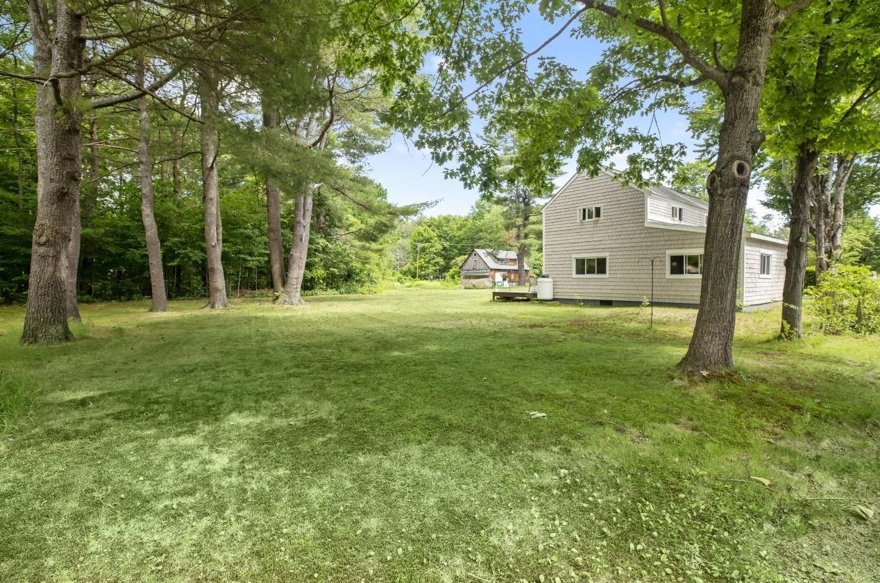 69 Summer St, Peterborough, NH 03458-2435