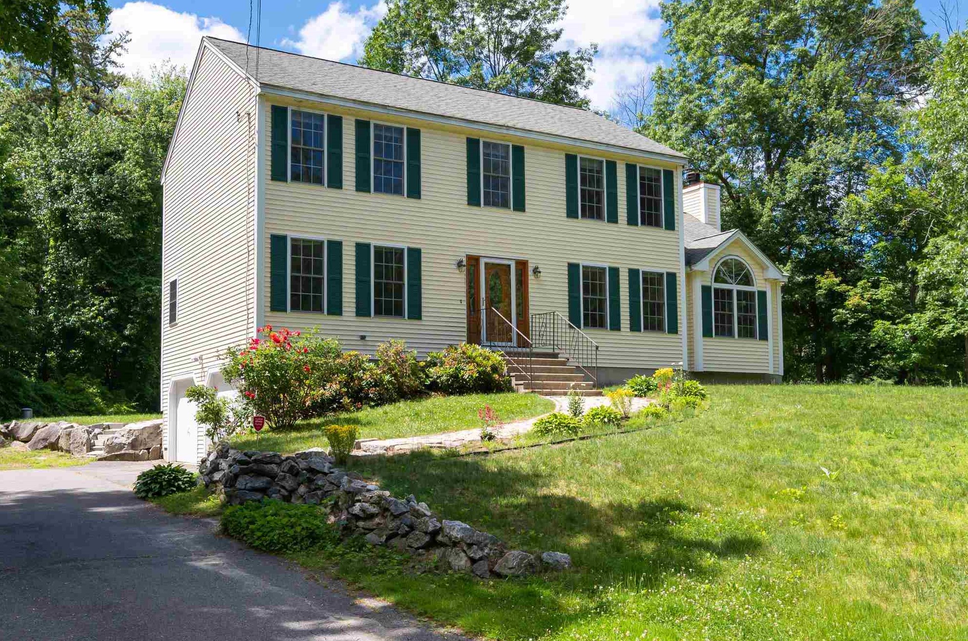 3 Roulston Rd, Windham, NH 03087-1212