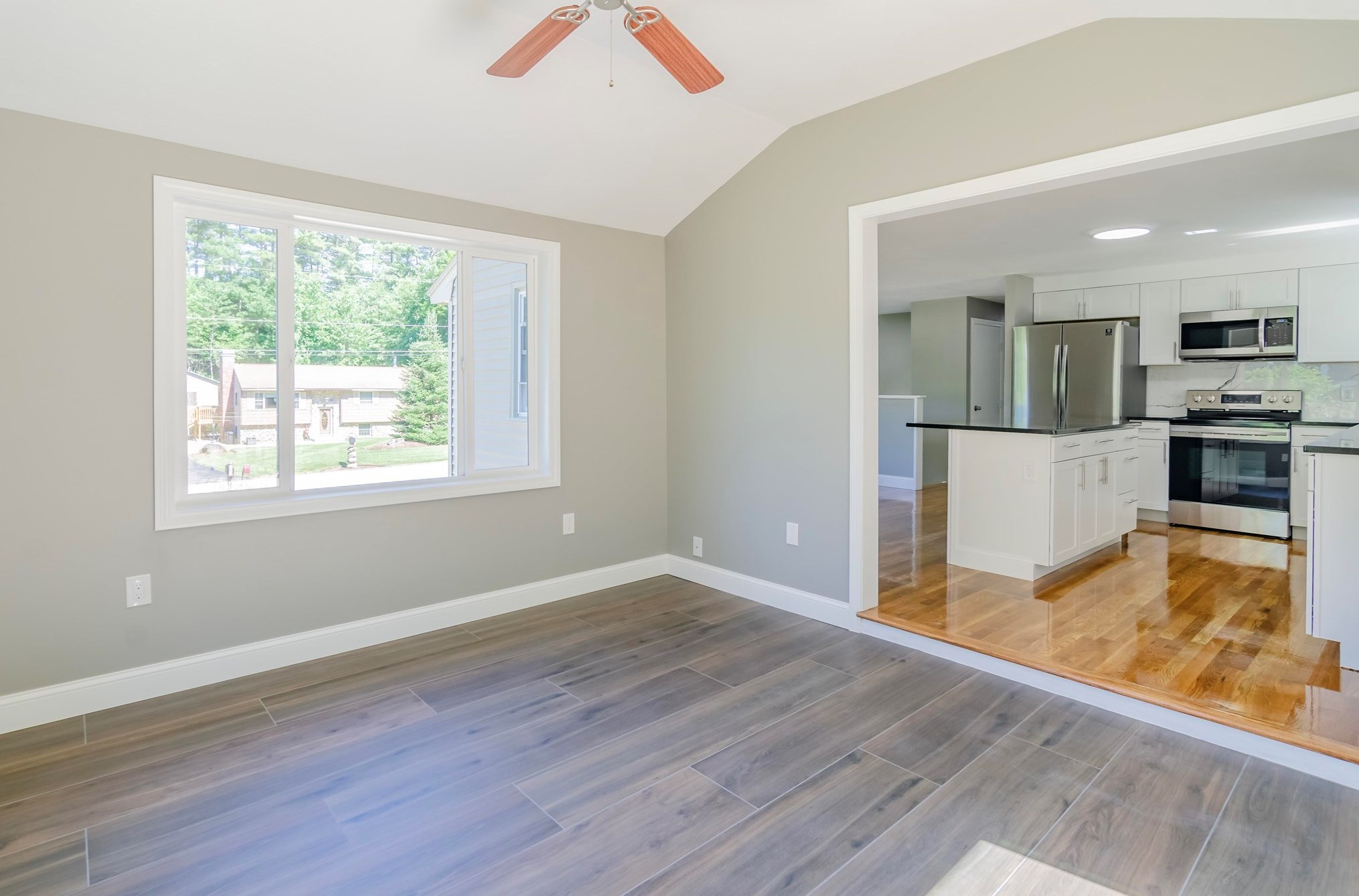 35 Waterville Dr, Merrimack NH  03054-2607 exterior