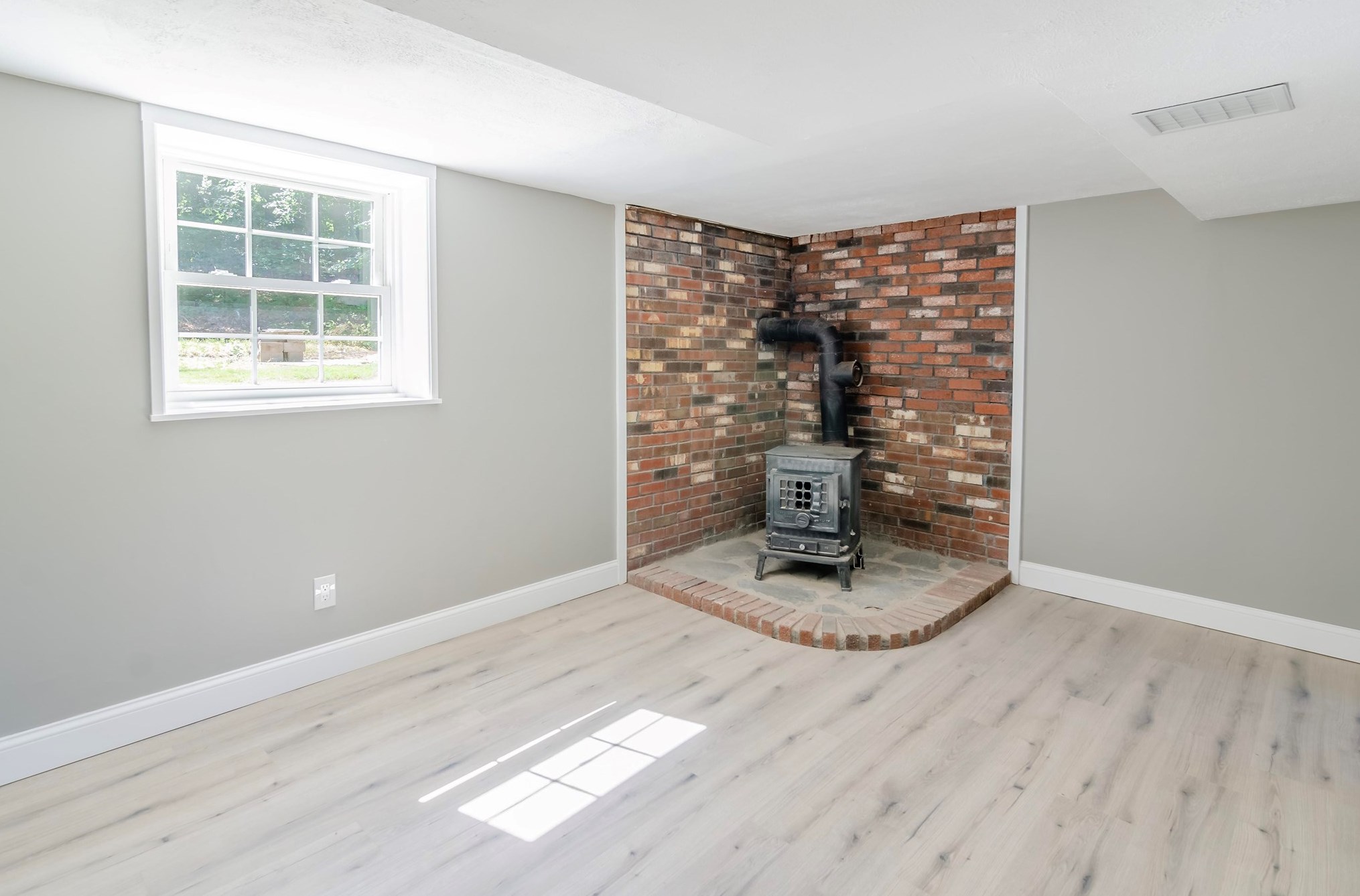 35 Waterville Dr, Merrimack NH  03054-2607 exterior