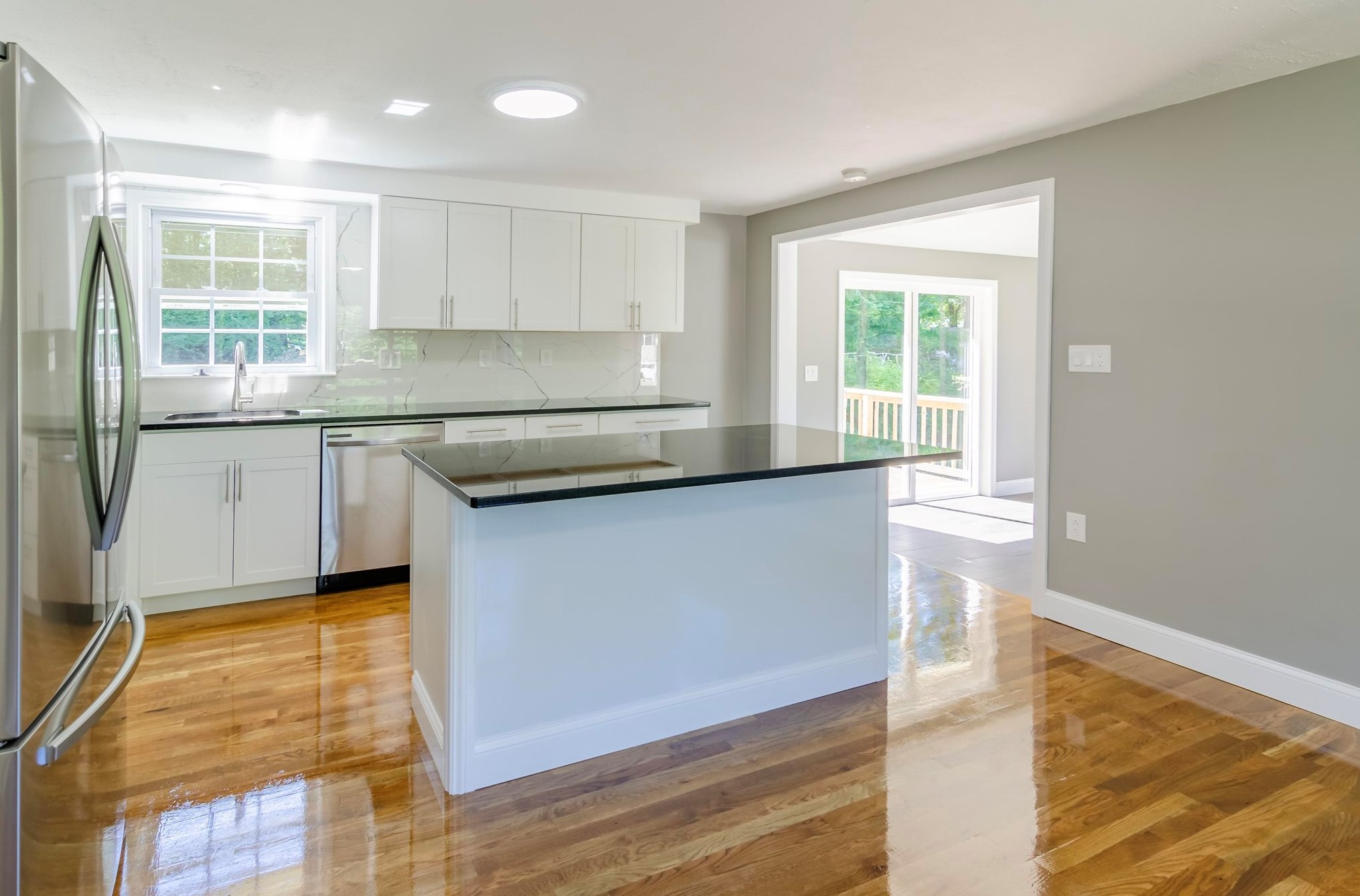 35 Waterville Dr, Merrimack NH  03054-2607 exterior