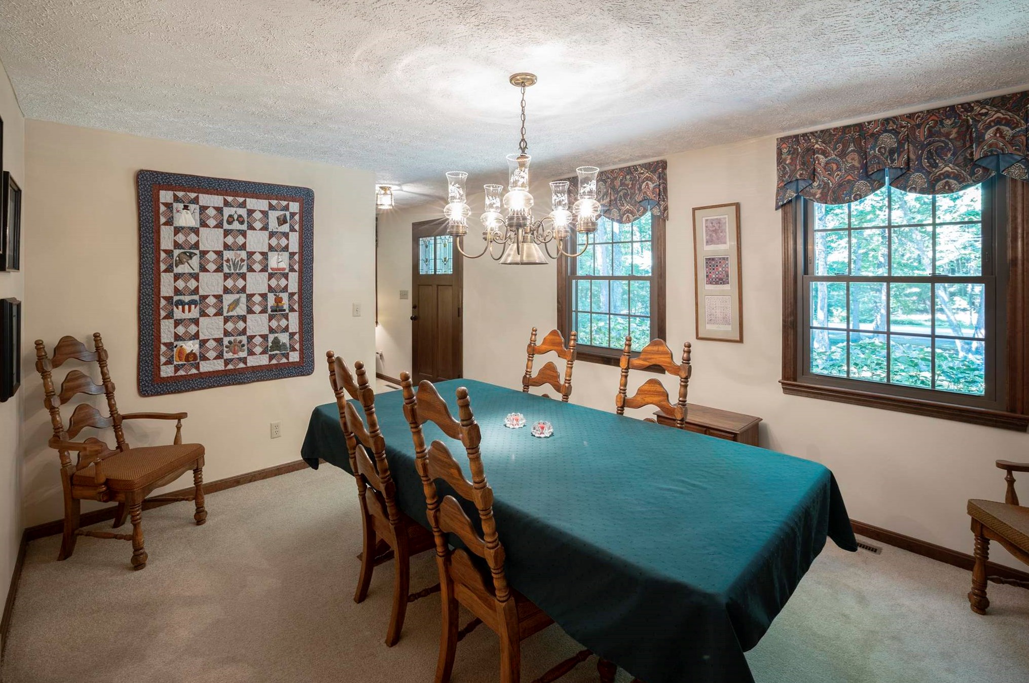 37 Heritage Cir, Hudson NH  03051-3427 exterior