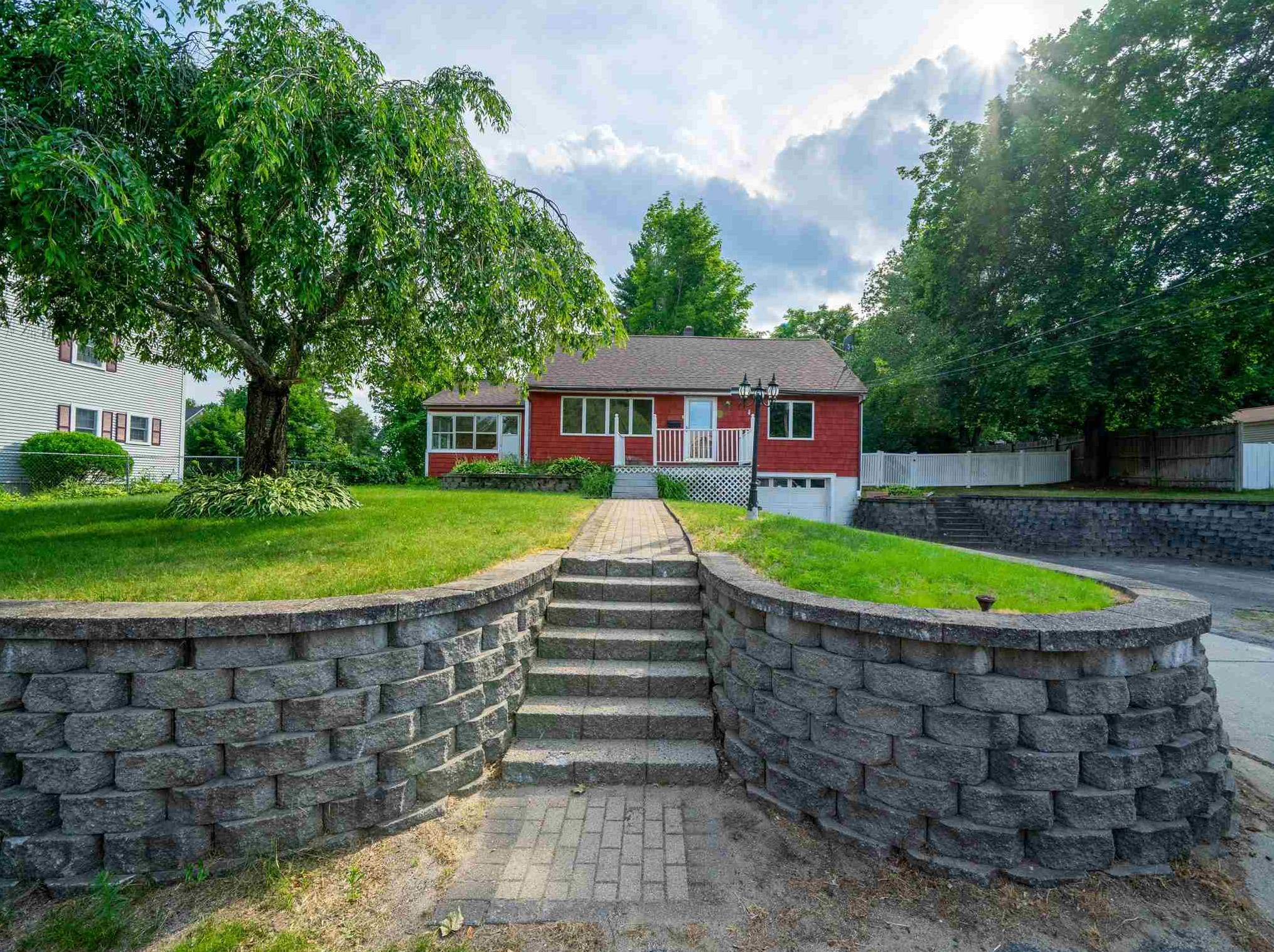 9 Fenway St, Derry, NH 03038