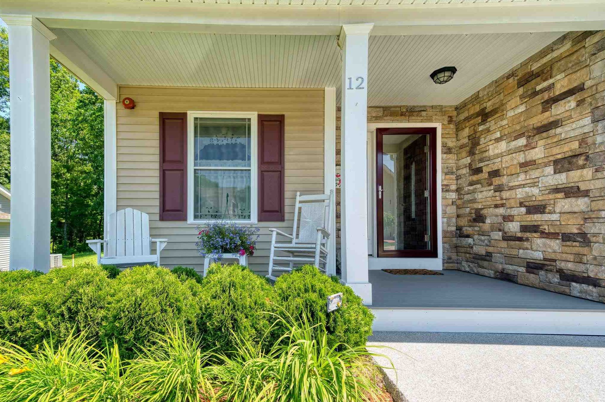 12 Whispering Oaks, Pelham, NH 03076