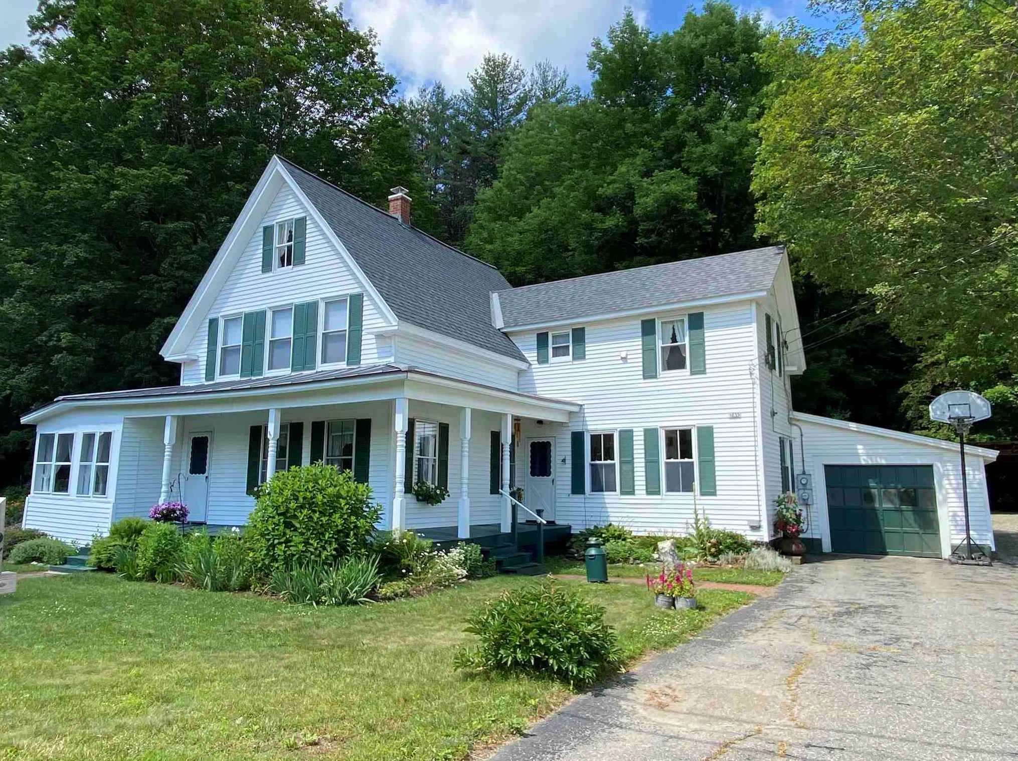 32 Old Cheshire Tpke, Walpole, NH 03608 exterior