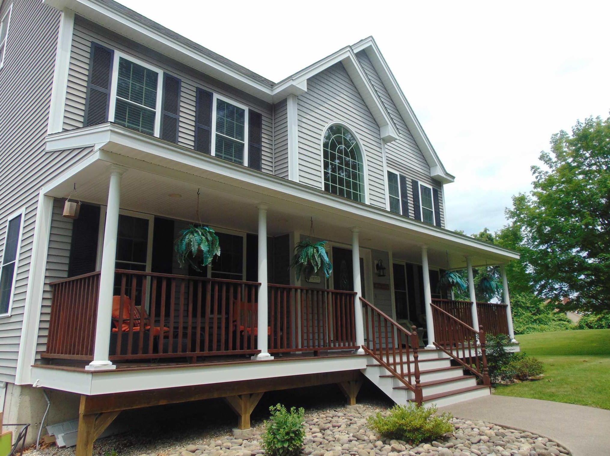 106 Hampstead, Derry, NH 03038