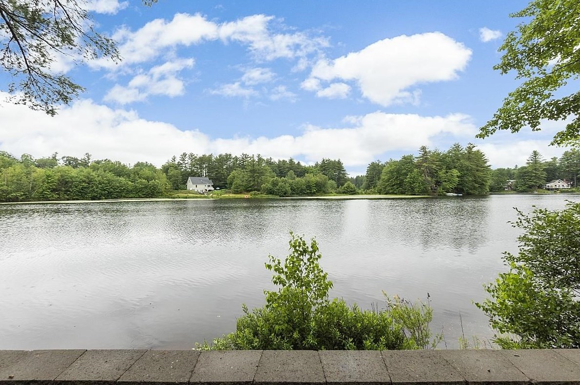 93 Daniels Rd, Weare, NH 03281