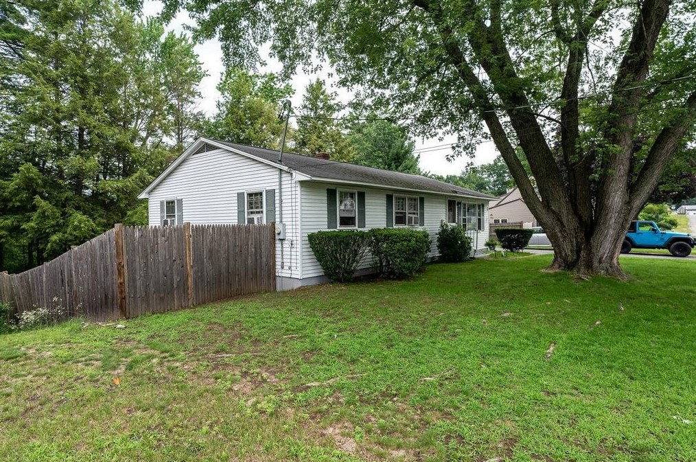 31 Maurice St, Nashua, NH 03060-4851
