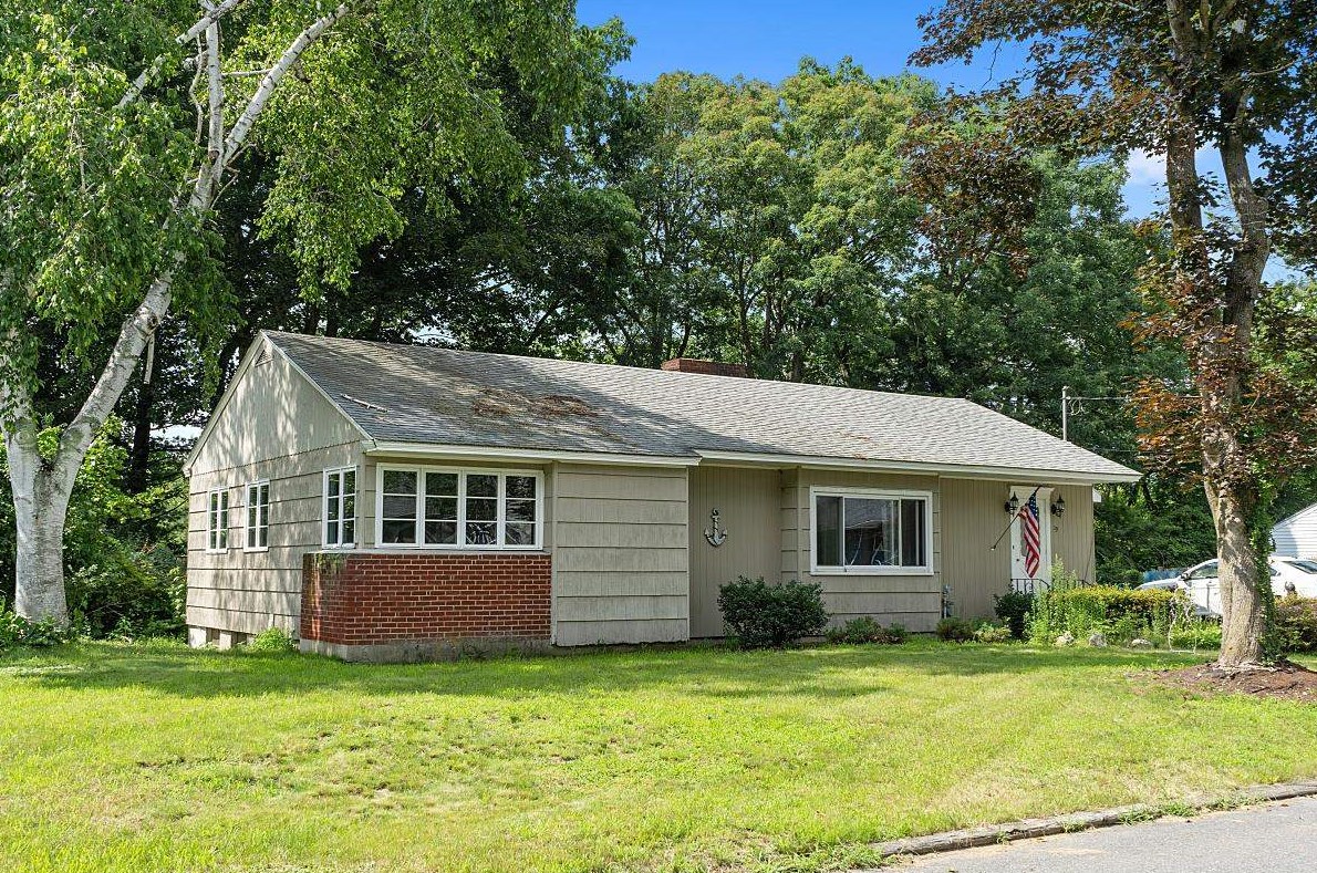 19 Oakland, Nashua, NH 03060