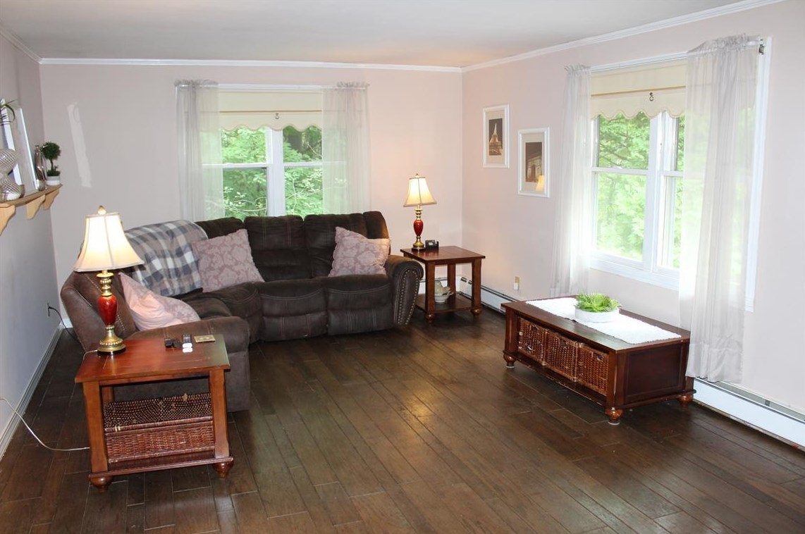 9 Glenwood Dr, Unity, NH 03743