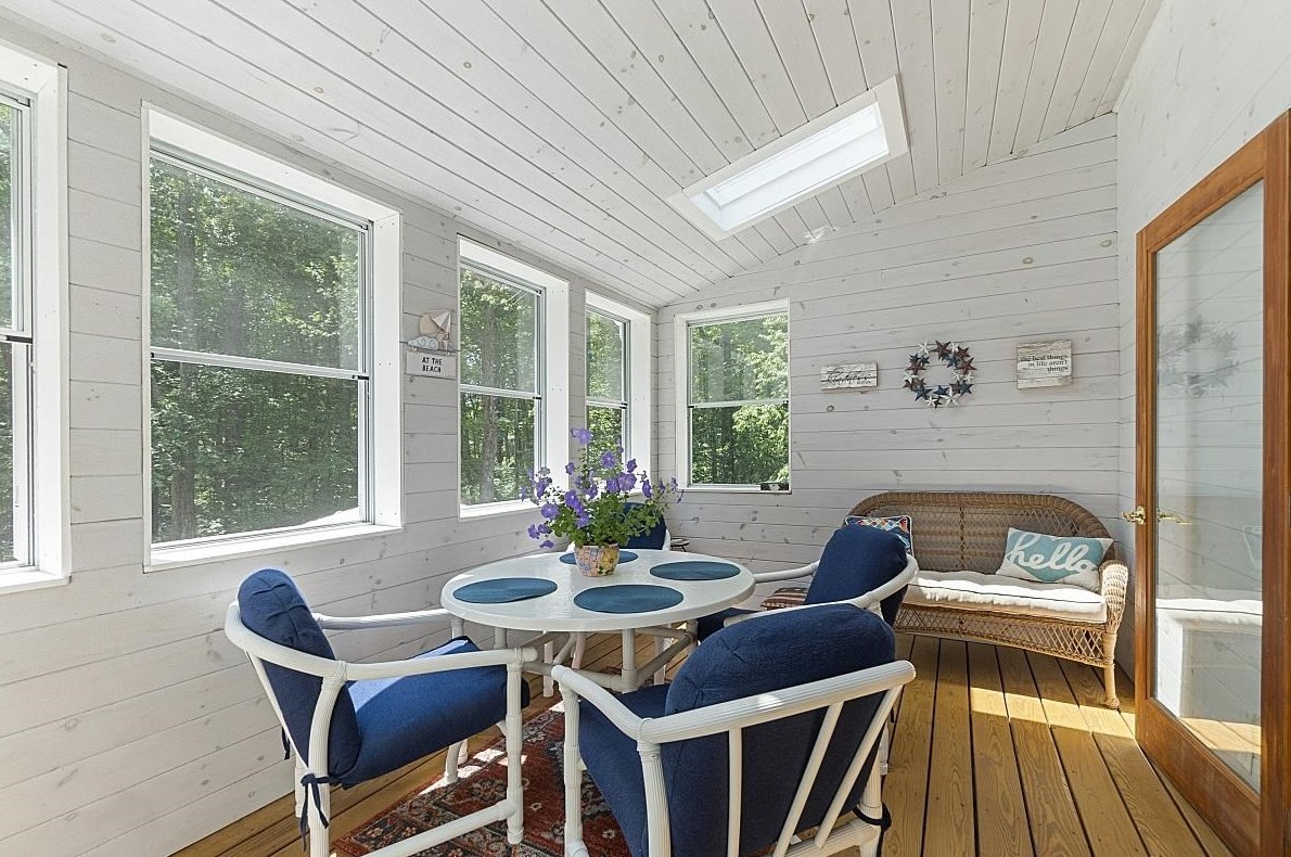 10 Anna Louise Dr, Hudson NH  03051-5401 exterior