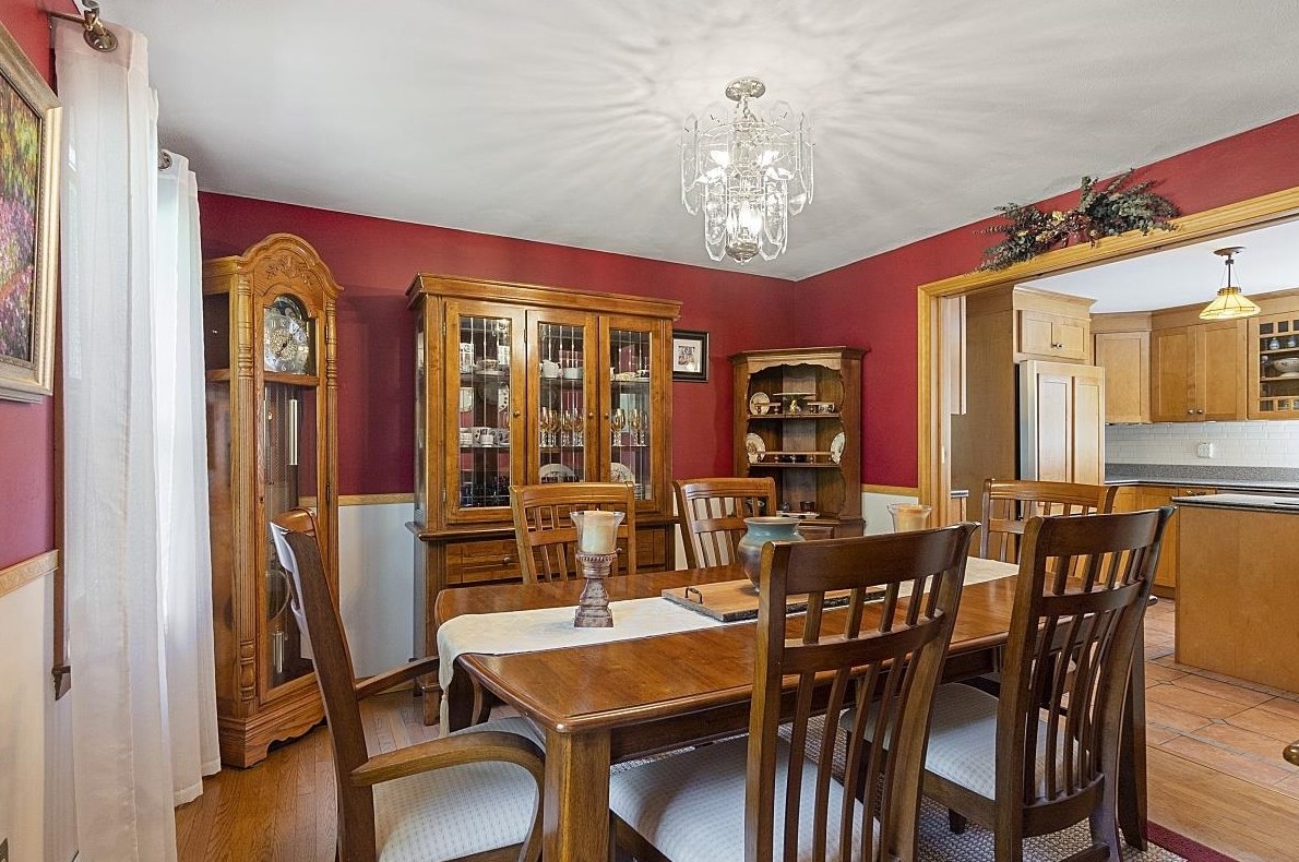 10 Anna Louise Dr, Hudson NH  03051-5401 exterior