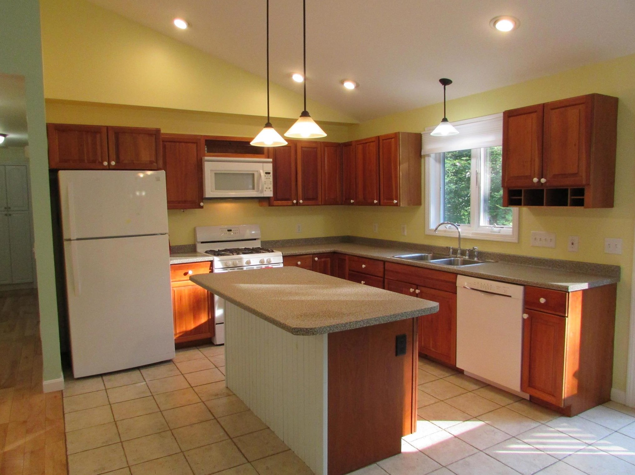38 Lakeview, Barrington, NH 03884