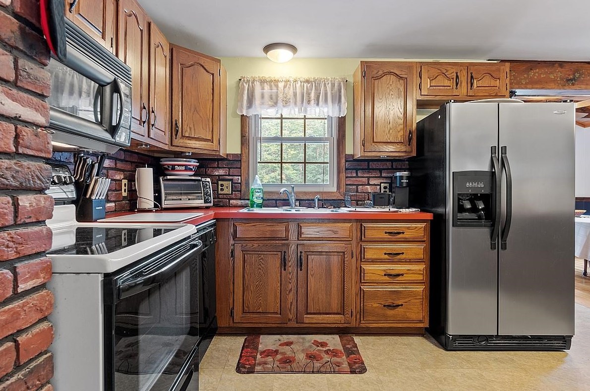 239 Rattlesnake Hill, Auburn, NH 03032