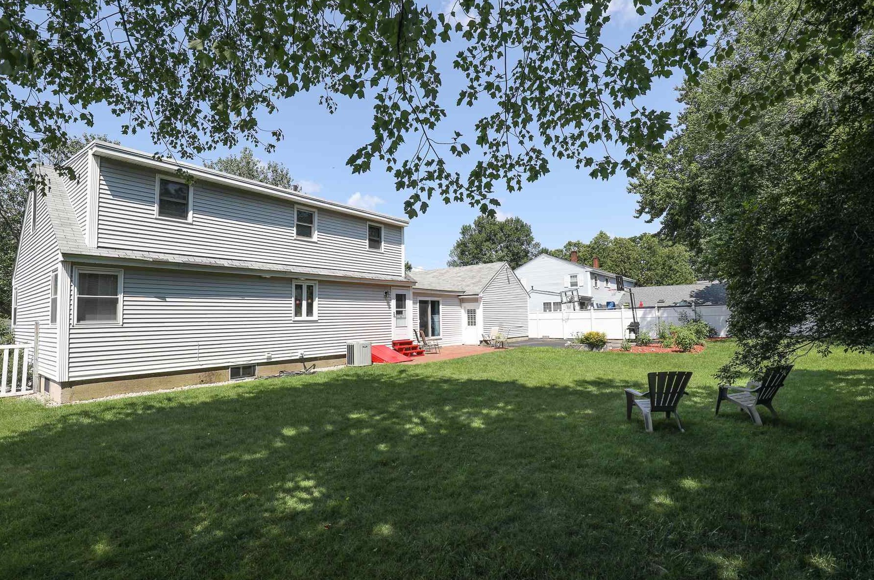 191 Cody St, Manchester, NH 03109-4649