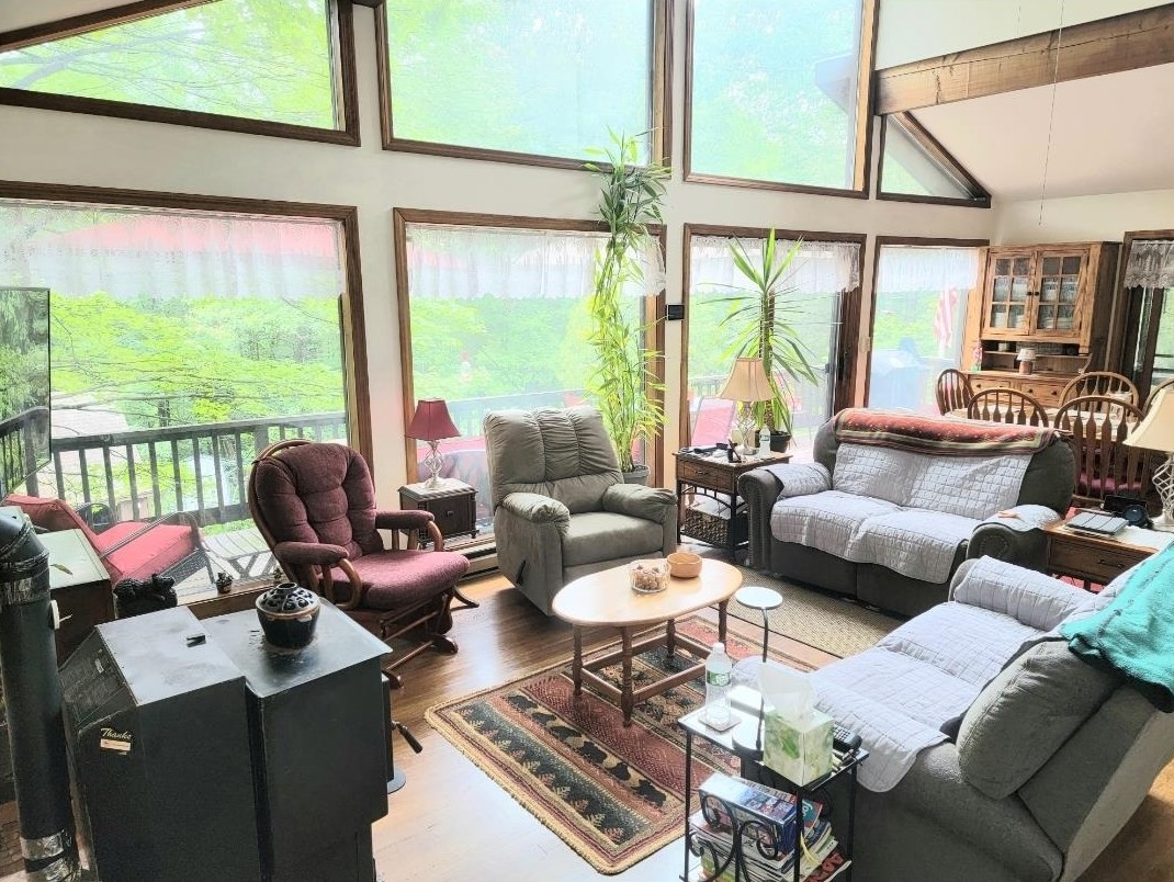 13 Old County Rd, Jaffrey, NH 03452-5940