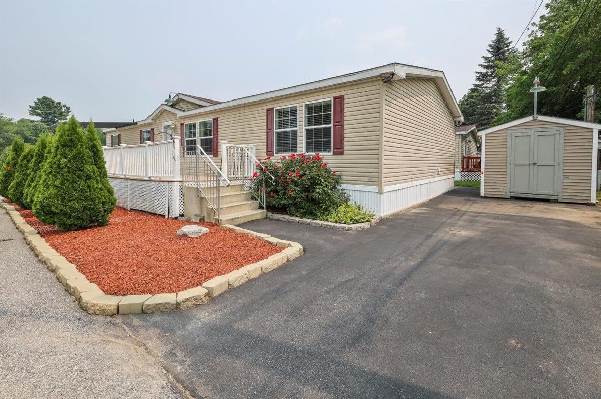 30 Kendall Pond Rd #67, Derry, NH 03038