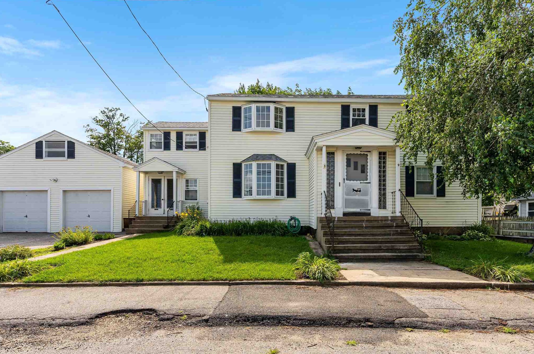 9 Edgewood St, Manchester, NH 03103-6524