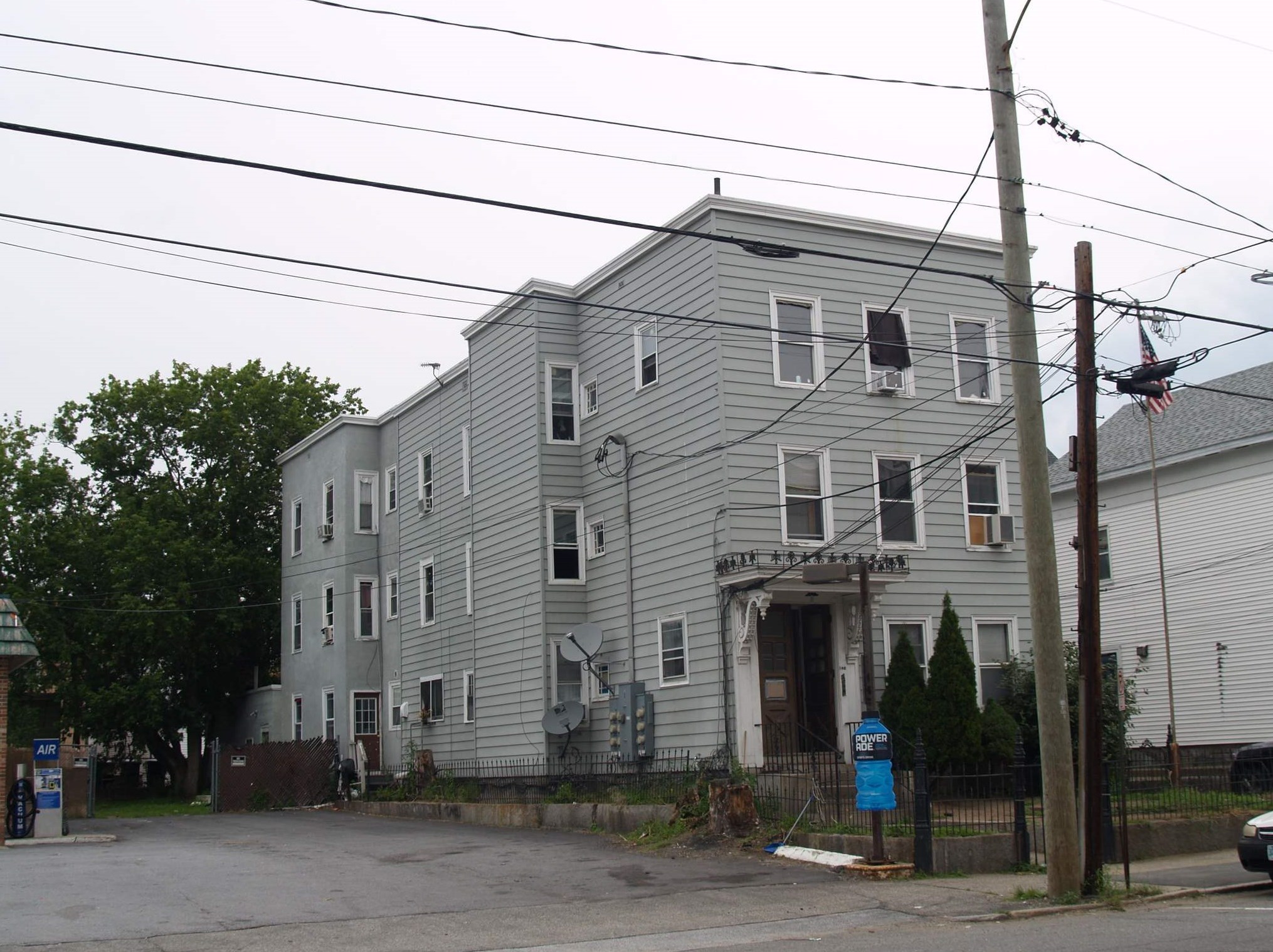 104 Bridge St, Manchester NH  03104-1648 exterior